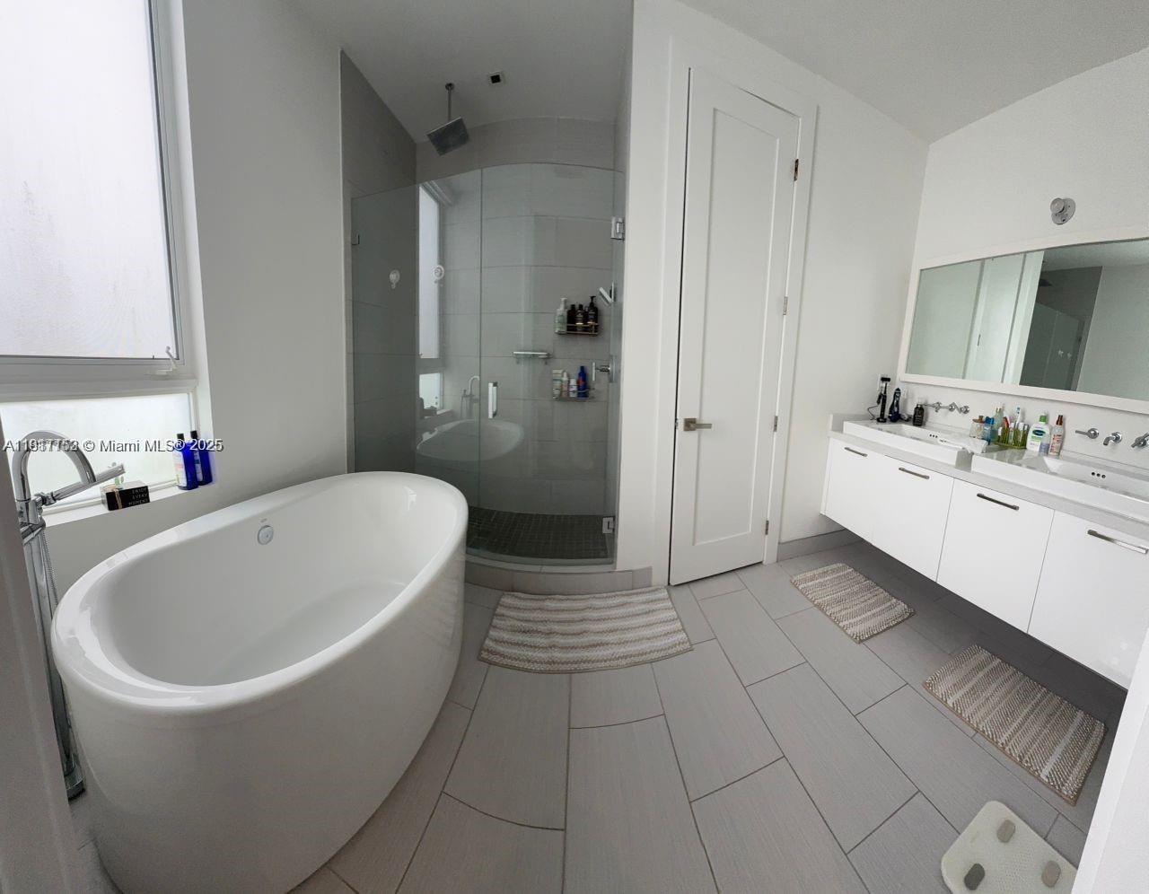 9165 NW 33rd St Doral, FL 33172