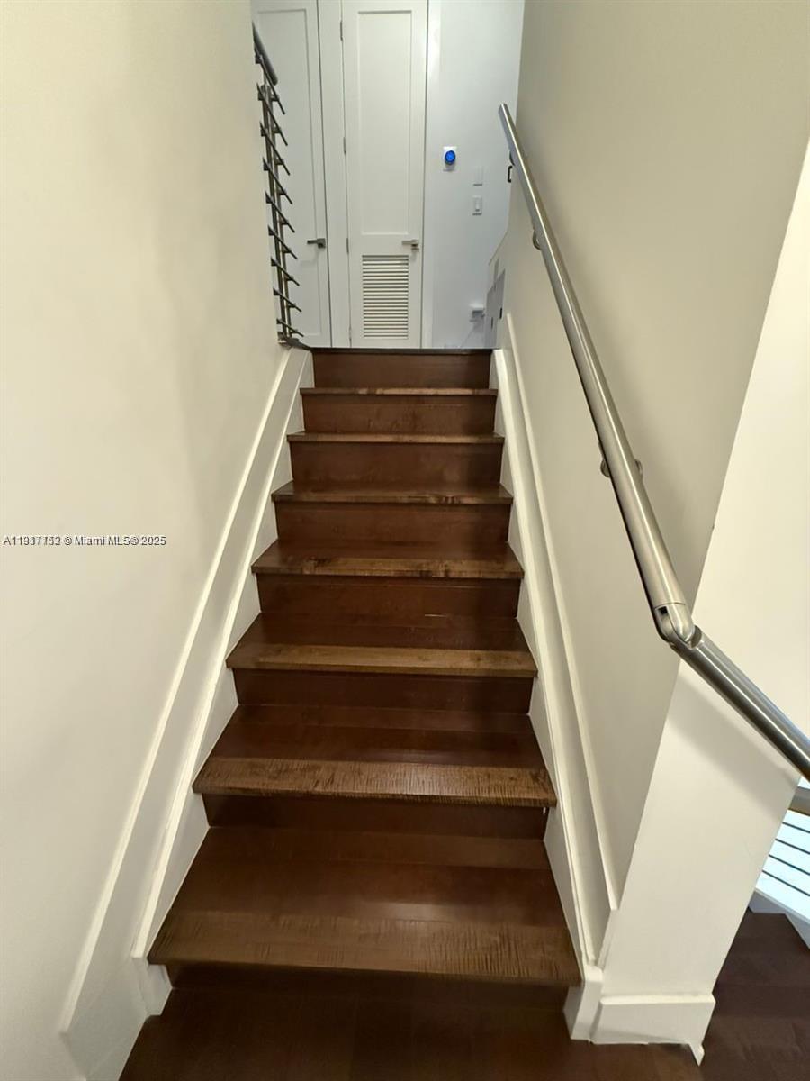 9165 NW 33rd St Doral, FL 33172