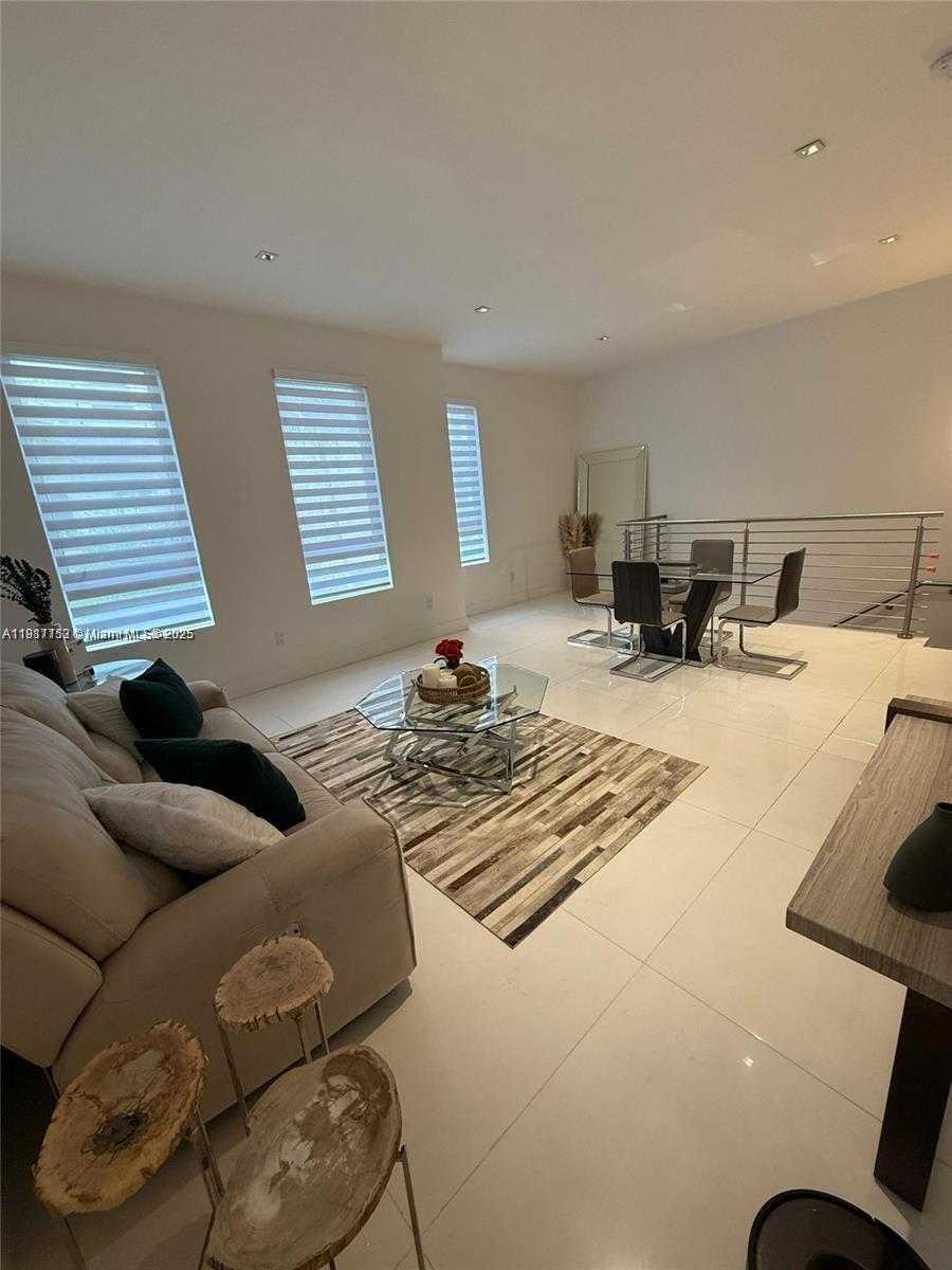 9165 NW 33rd St Doral, FL 33172