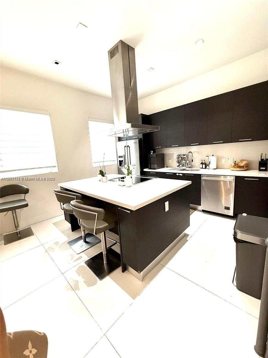 9165 NW 33rd St Doral, FL 33172