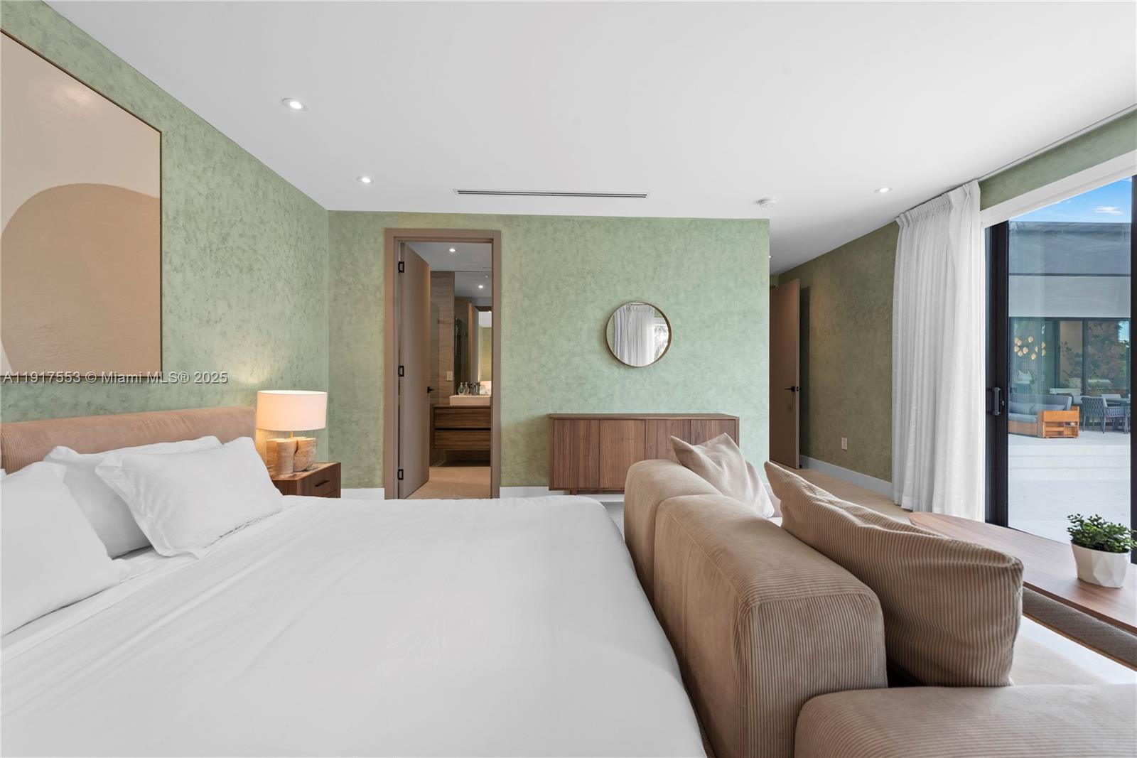 1881 NE 196th Ter Miami, FL 33179