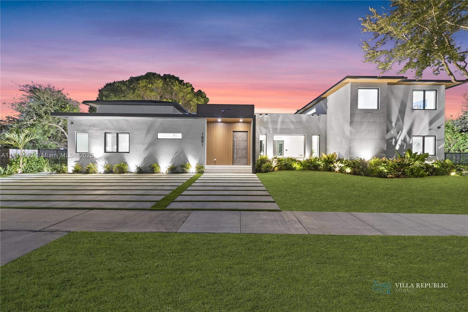 1881 NE 196th Ter Miami, FL 33179