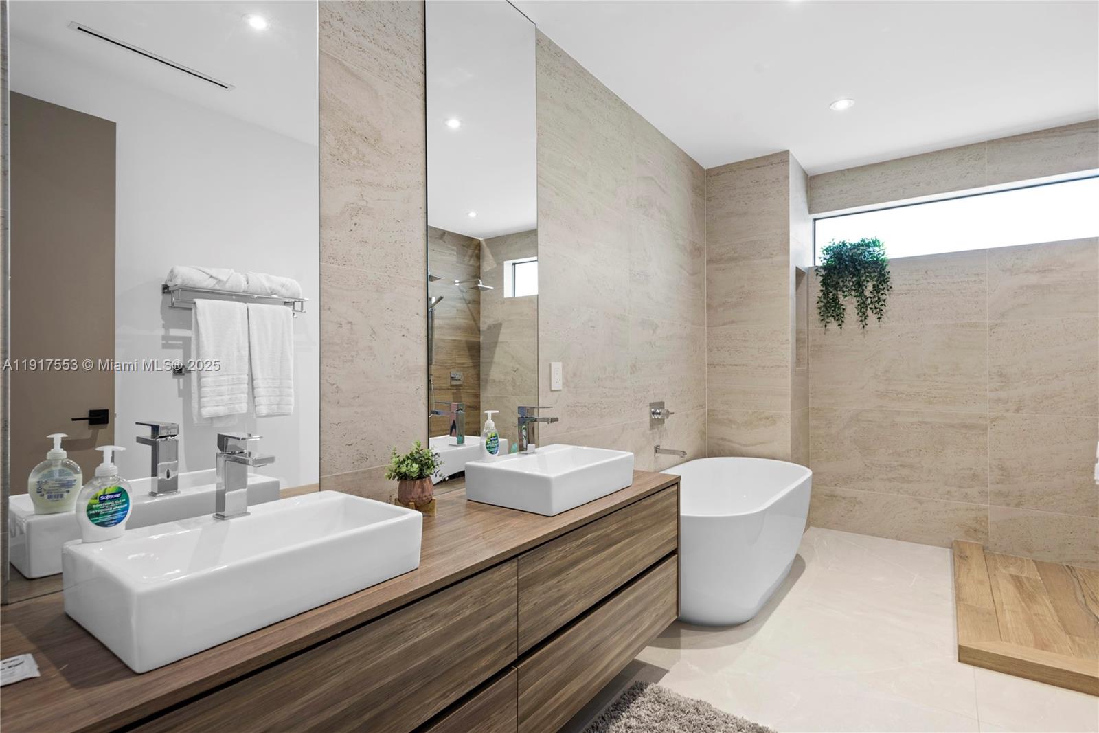 1881 NE 196th Ter Miami, FL 33179