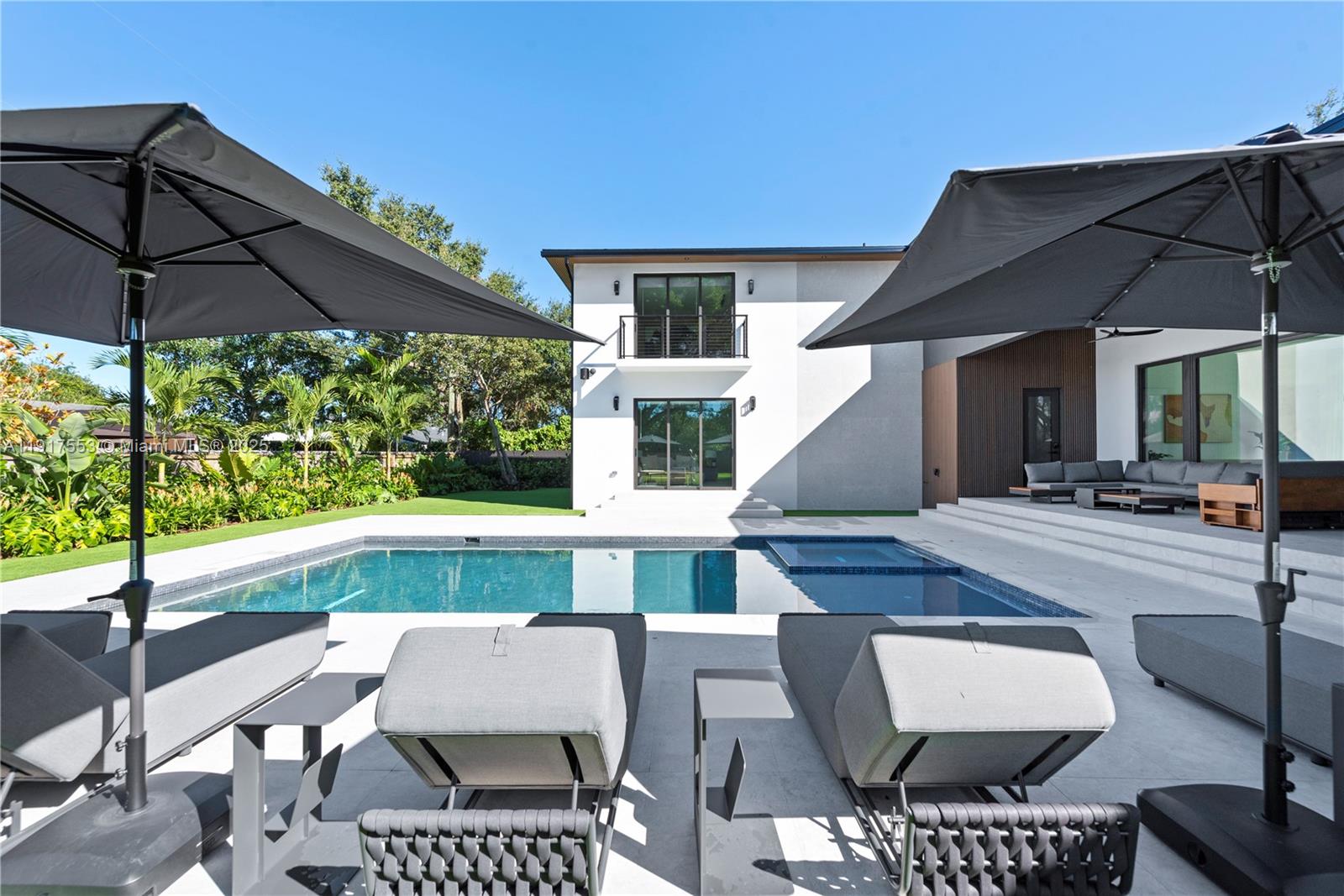 1881 NE 196th Ter Miami, FL 33179