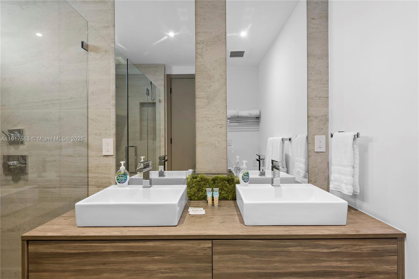 1881 NE 196th Ter Miami, FL 33179