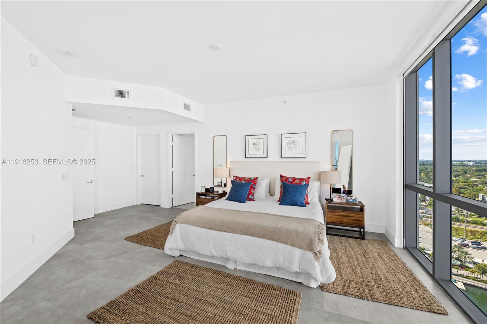 17111 Biscayne Blvd #2103 North Miami Beach, FL 33160