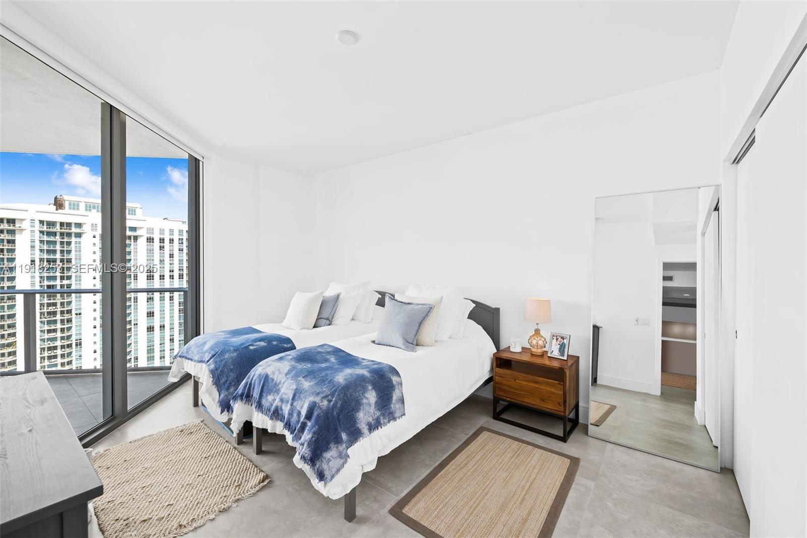 17111 Biscayne Blvd #2103 North Miami Beach, FL 33160