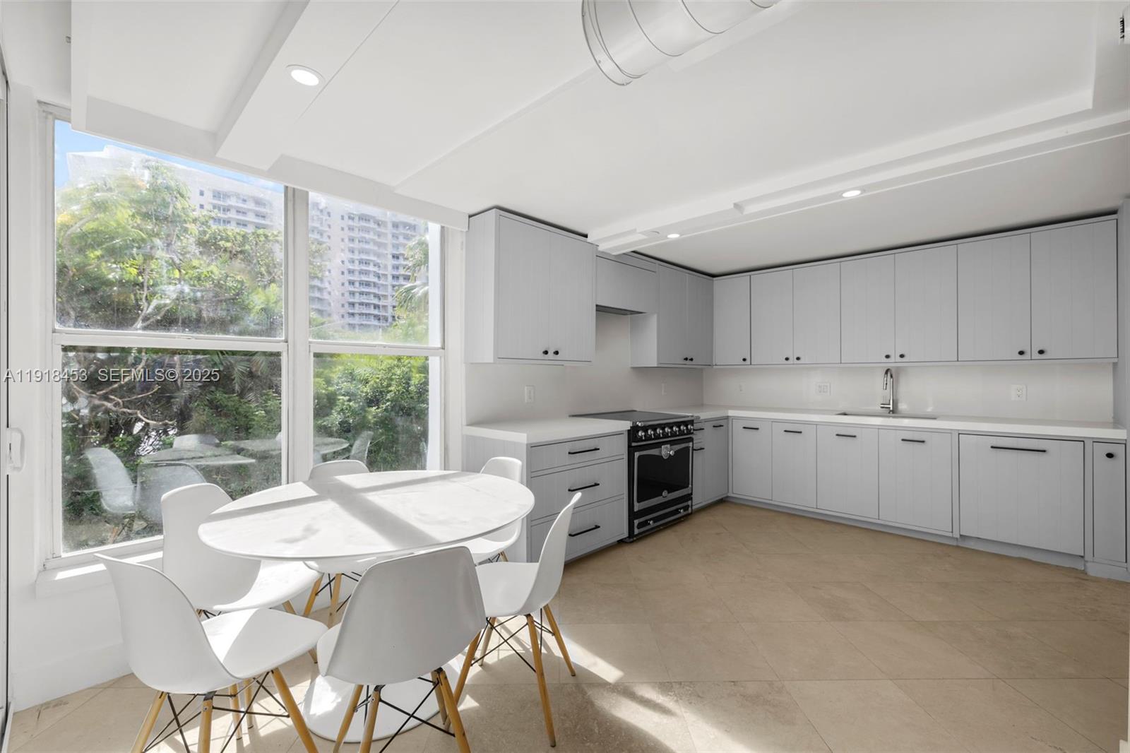 605 Ocean Dr #2L Key Biscayne, FL 33149