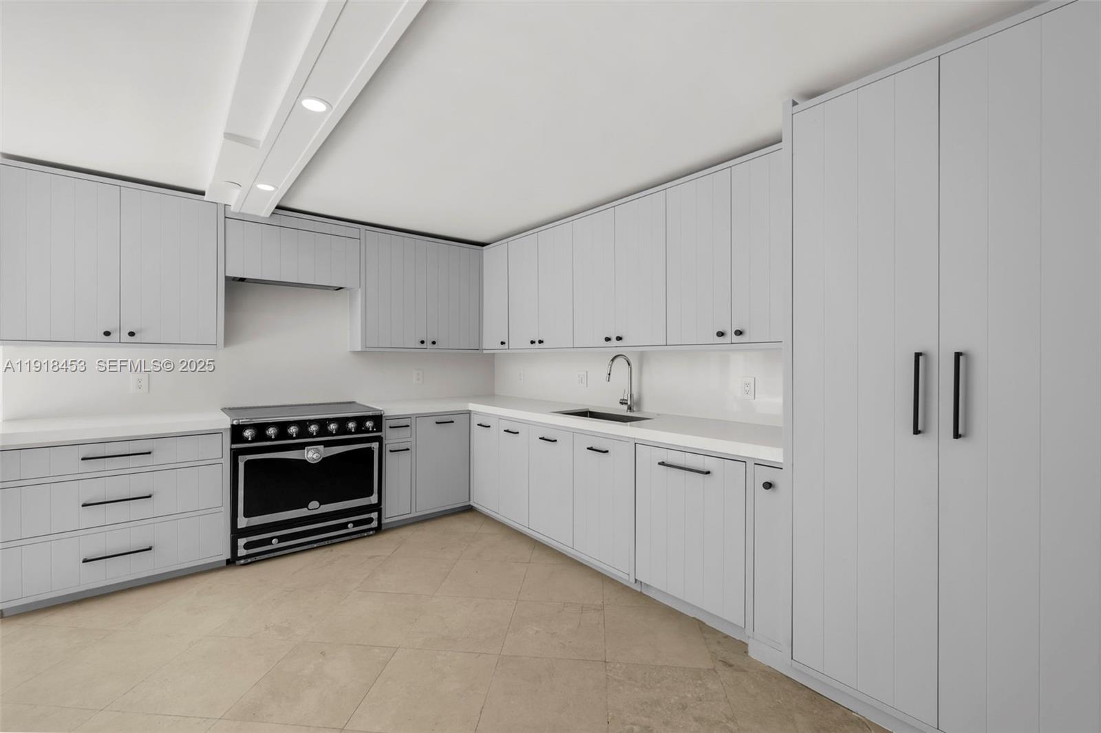 605 Ocean Dr #2L Key Biscayne, FL 33149