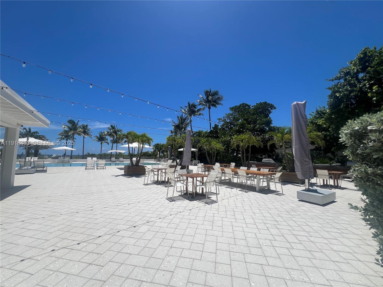 605 Ocean Dr #2L Key Biscayne, FL 33149