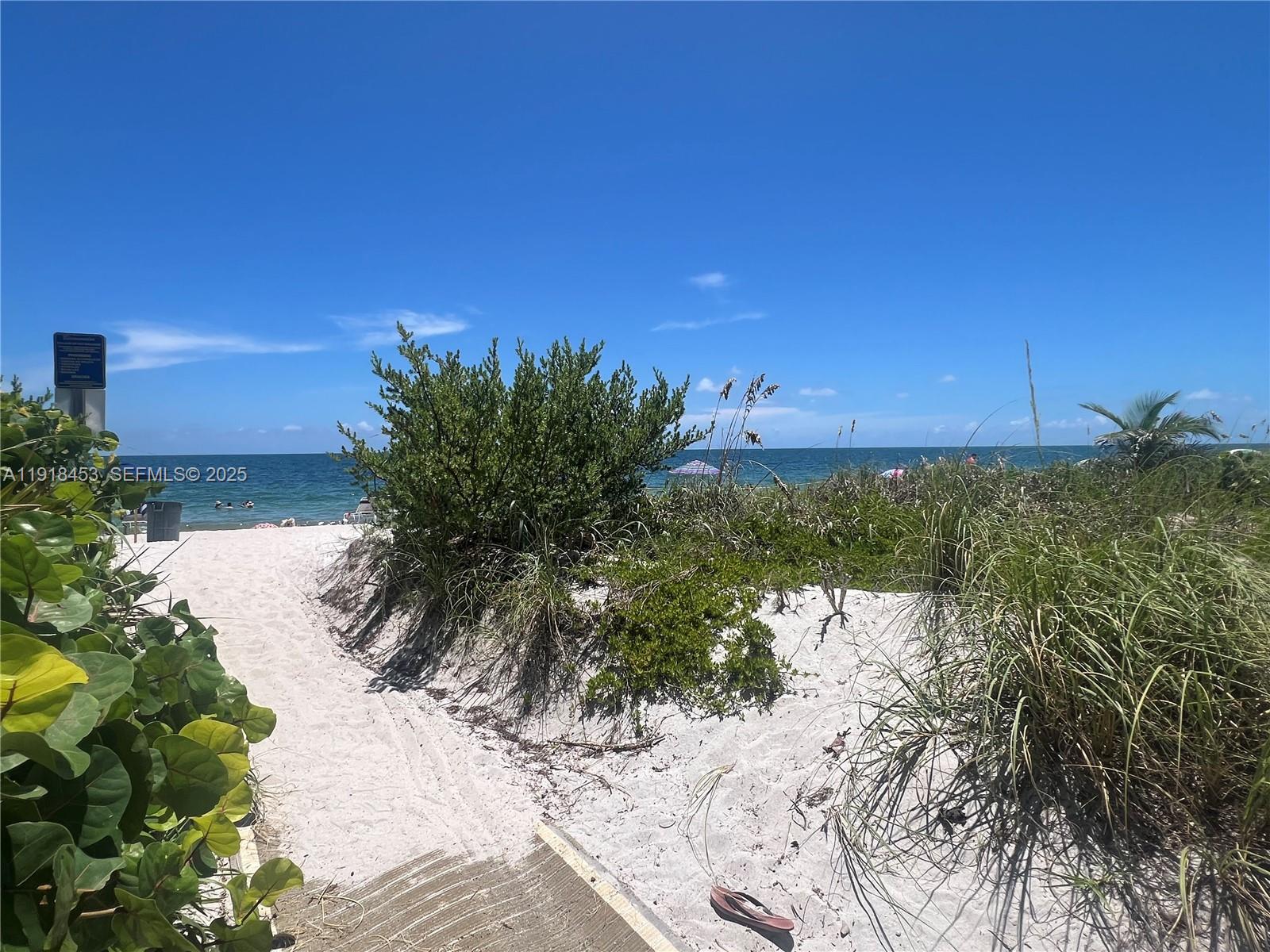 605 Ocean Dr #2L Key Biscayne, FL 33149