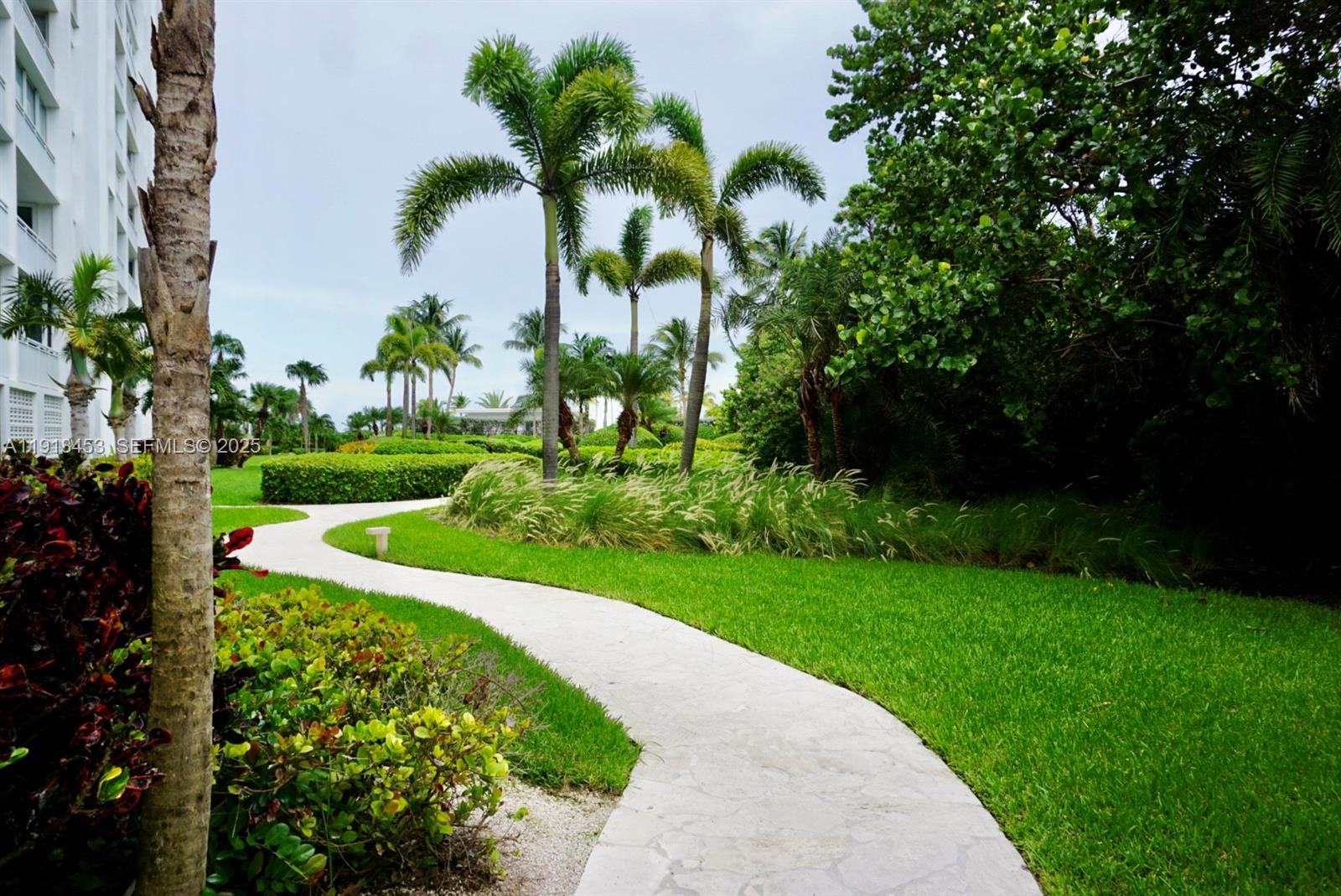 605 Ocean Dr #2L Key Biscayne, FL 33149