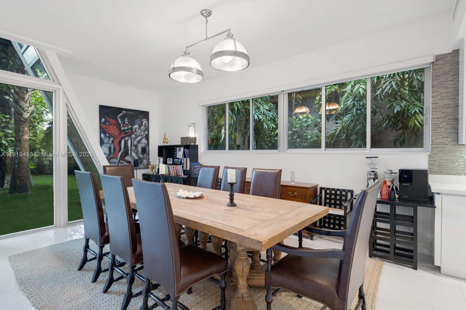 3861 Kumquat Ave Miami, FL 33133