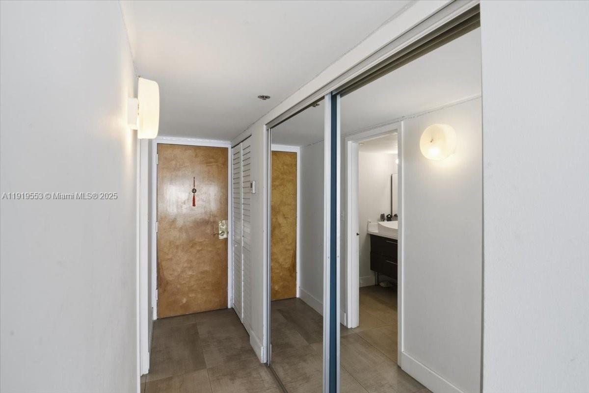 7601 E Treasure Dr #2109 North Bay Village, FL 33141