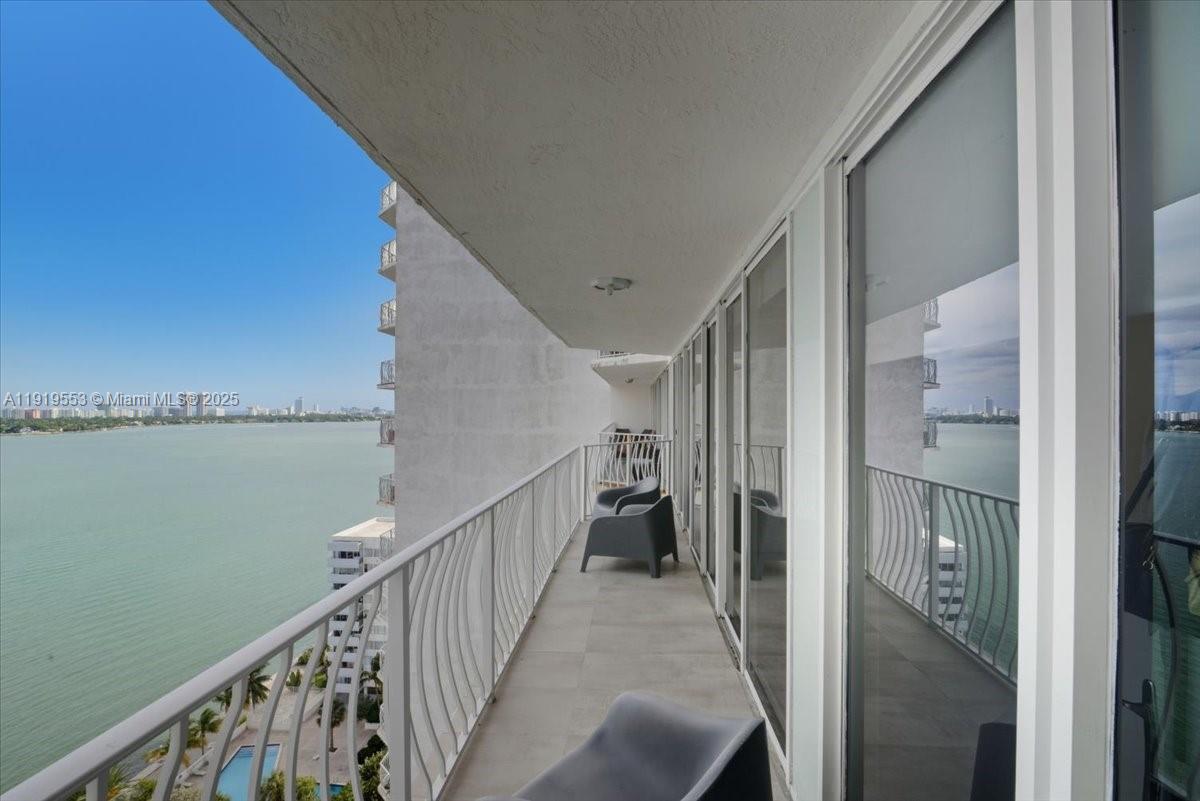 7601 E Treasure Dr #2109 North Bay Village, FL 33141