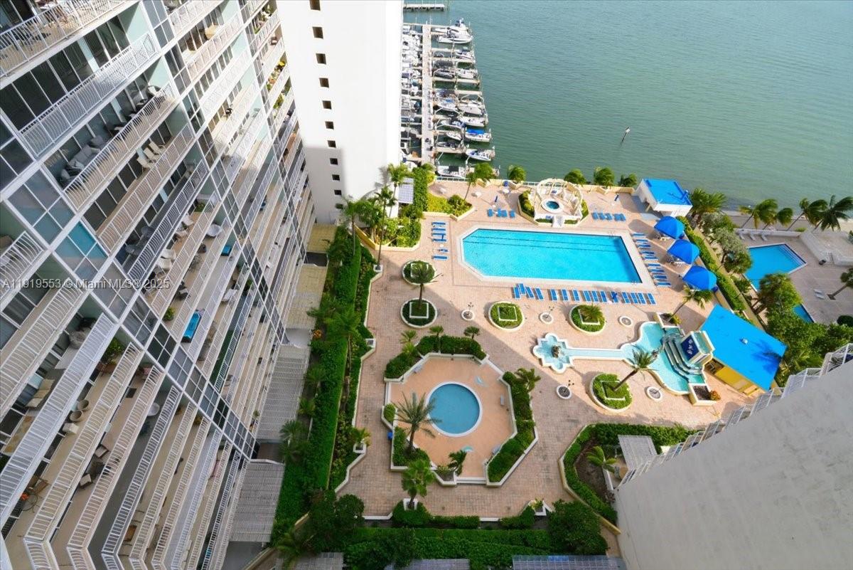 7601 E Treasure Dr #2109 North Bay Village, FL 33141