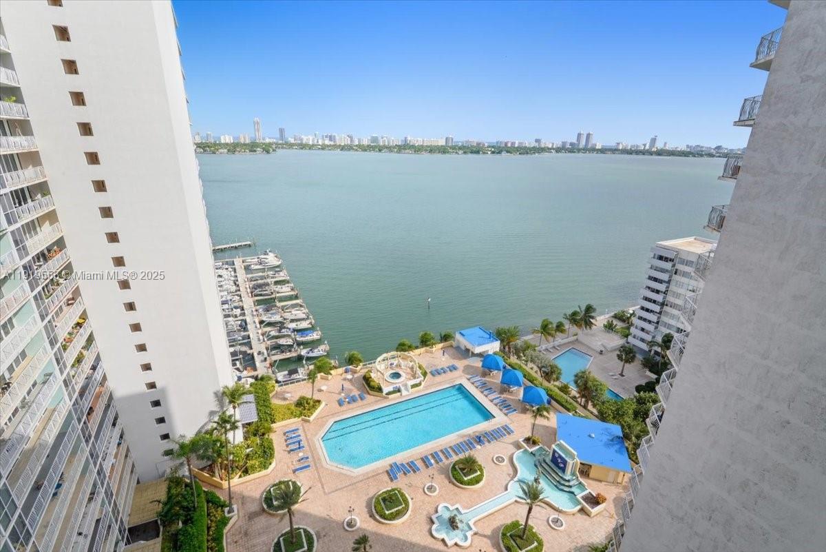 7601 E Treasure Dr #2109 North Bay Village, FL 33141