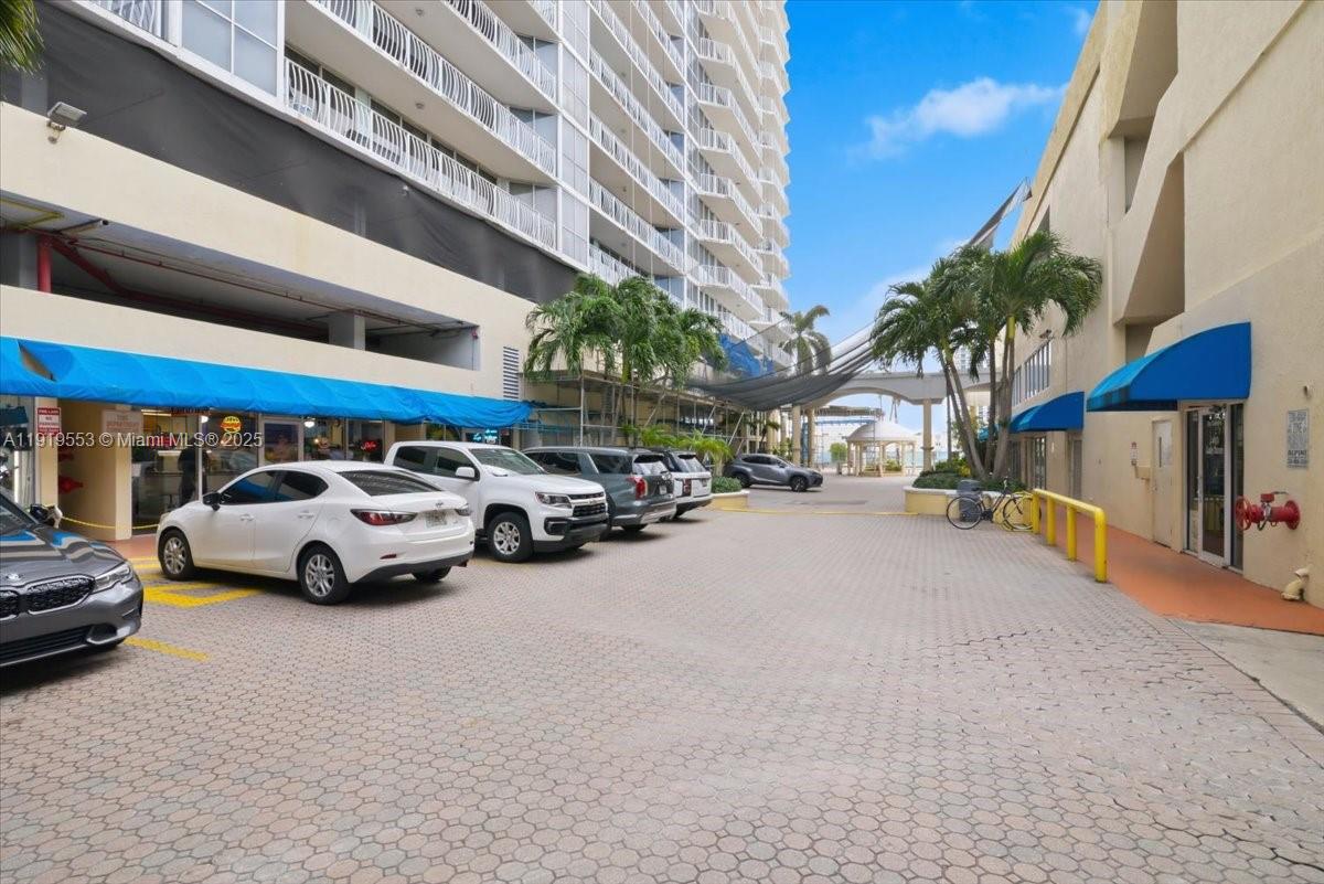 7601 E Treasure Dr #2109 North Bay Village, FL 33141