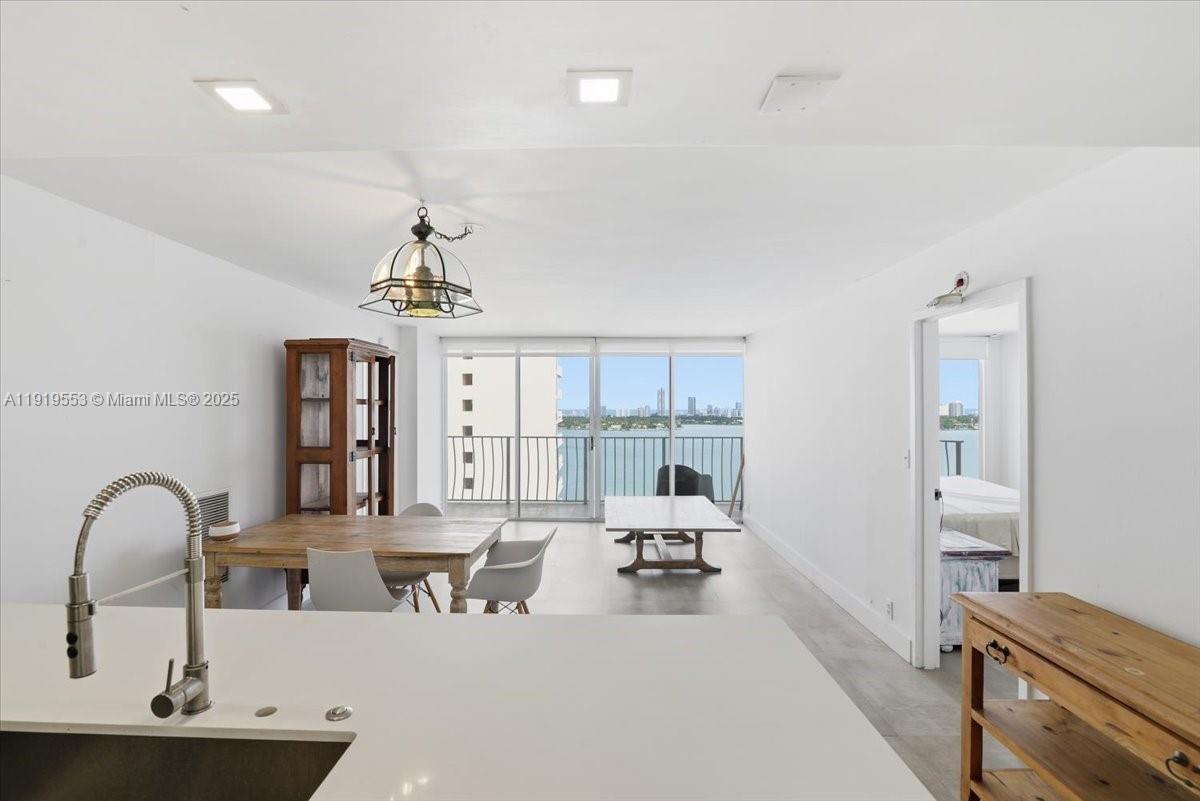 7601 E Treasure Dr #2109 North Bay Village, FL 33141