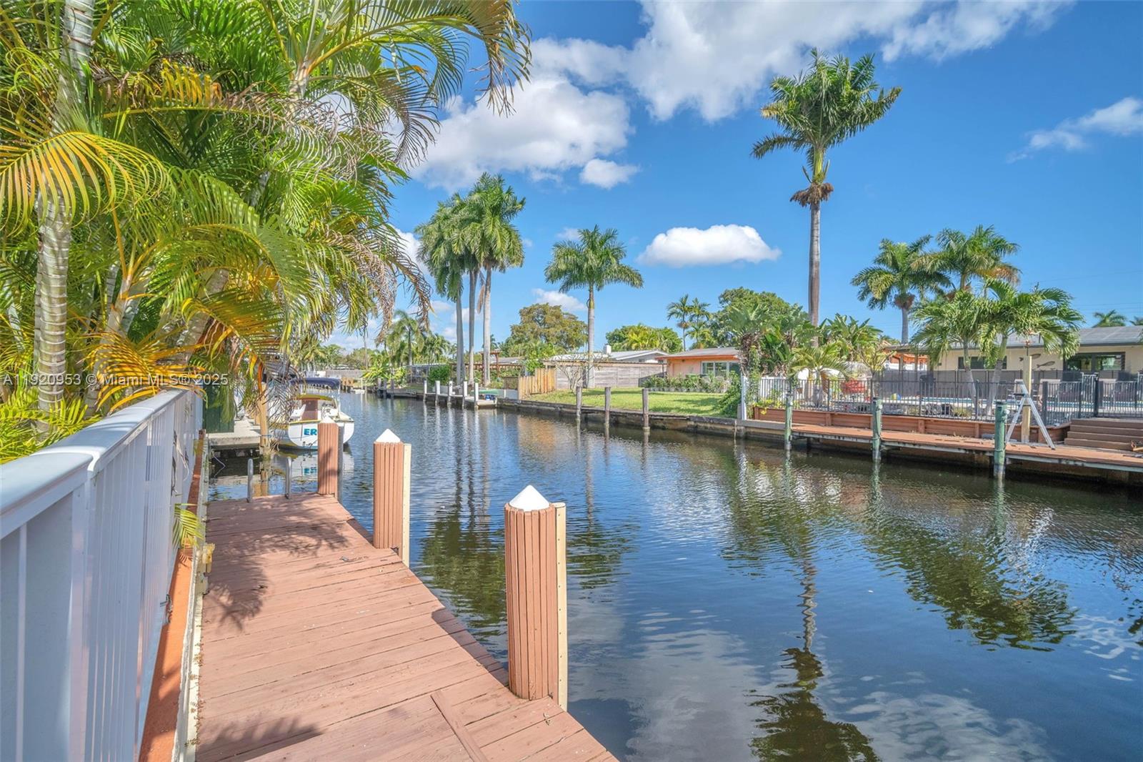 2478 Cat Cay Ln Fort Lauderdale, FL 33312