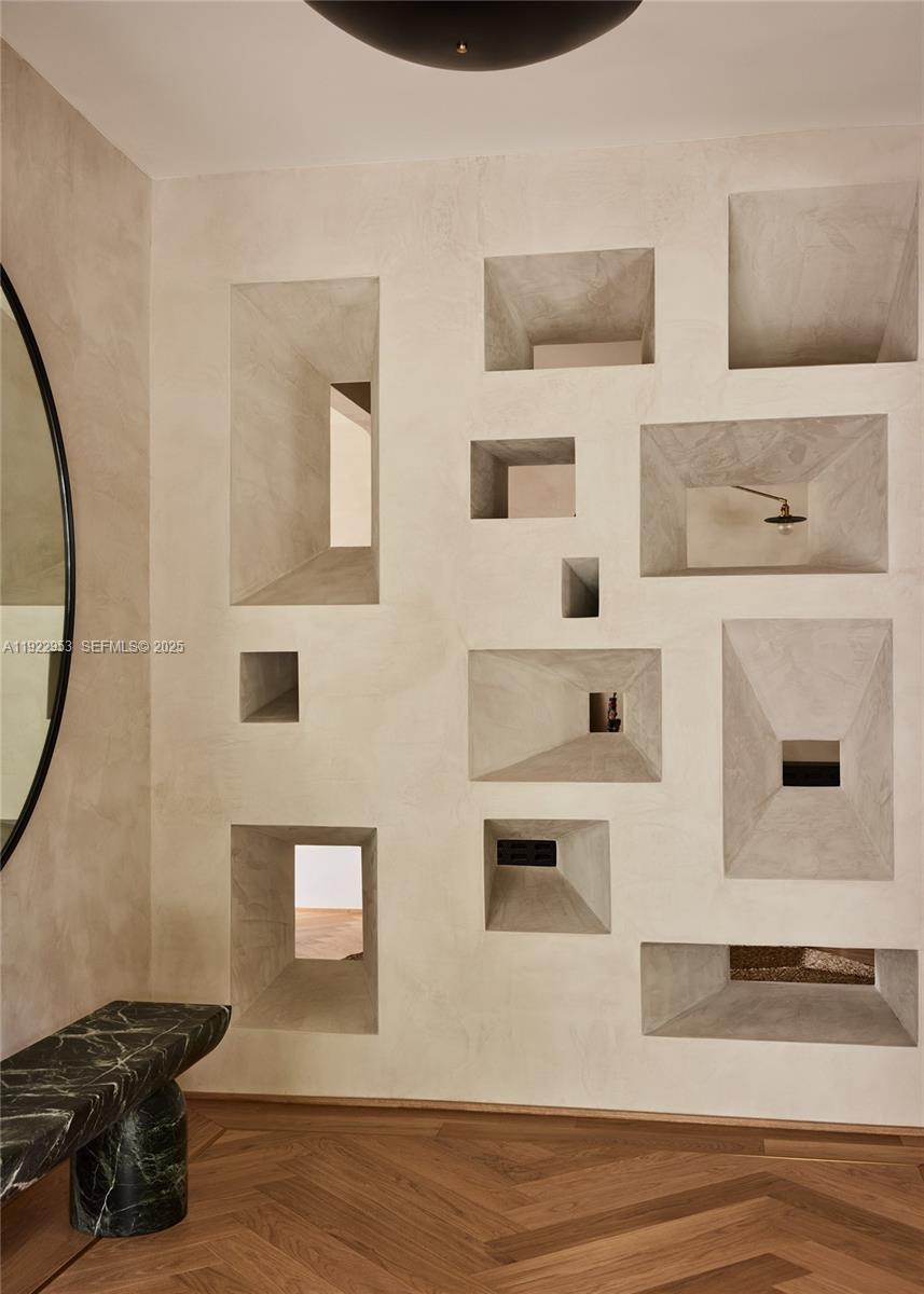 1315 Lenox Ave Miami Beach, FL 33139