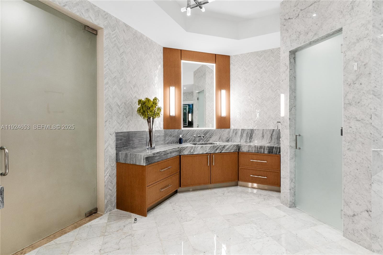 6080 SW 104th St Pinecrest, FL 33156