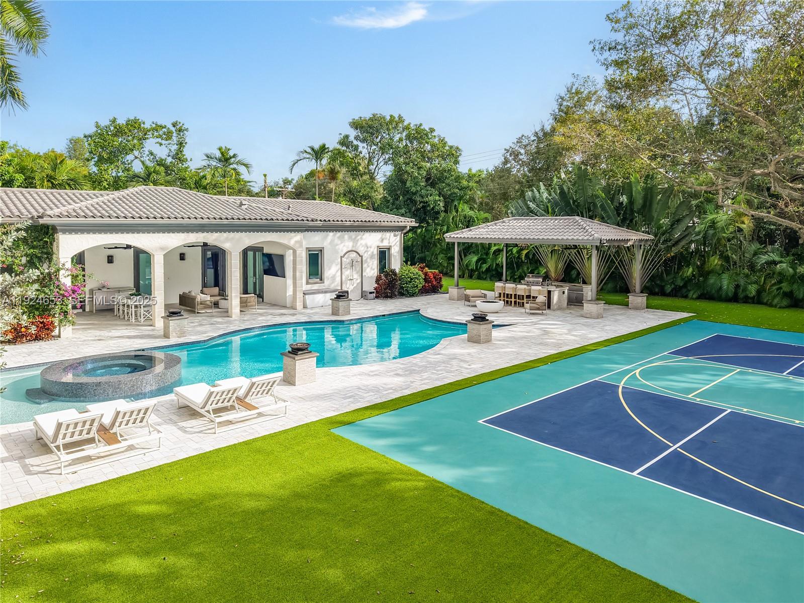 6080 SW 104th St Pinecrest, FL 33156