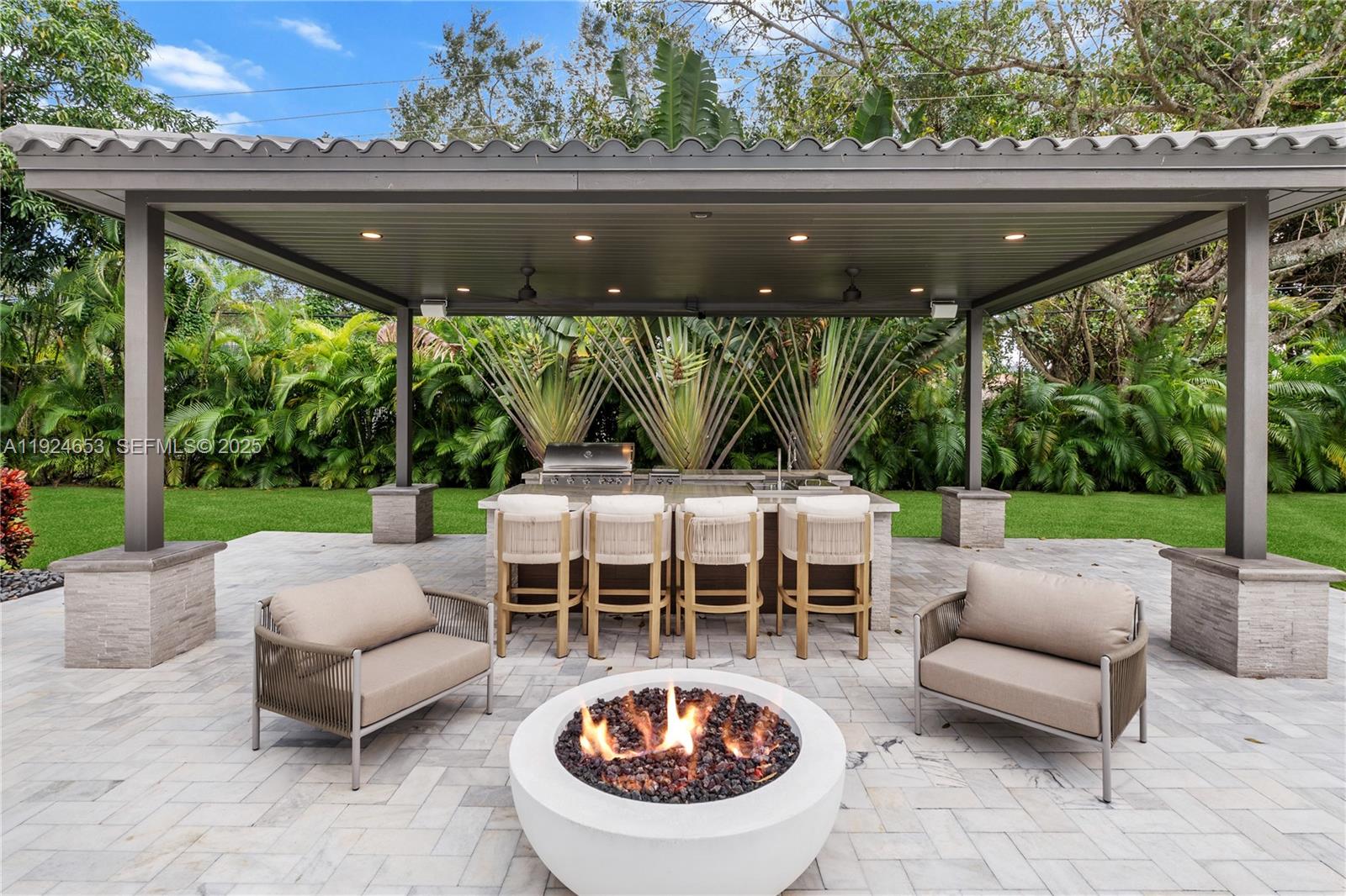 6080 SW 104th St Pinecrest, FL 33156