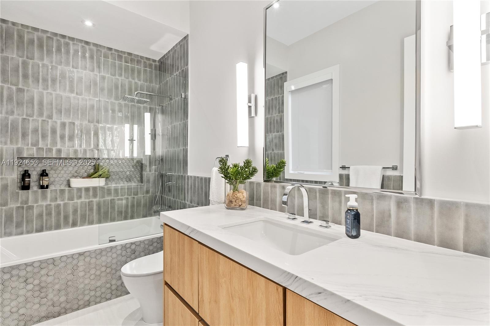 6080 SW 104th St Pinecrest, FL 33156