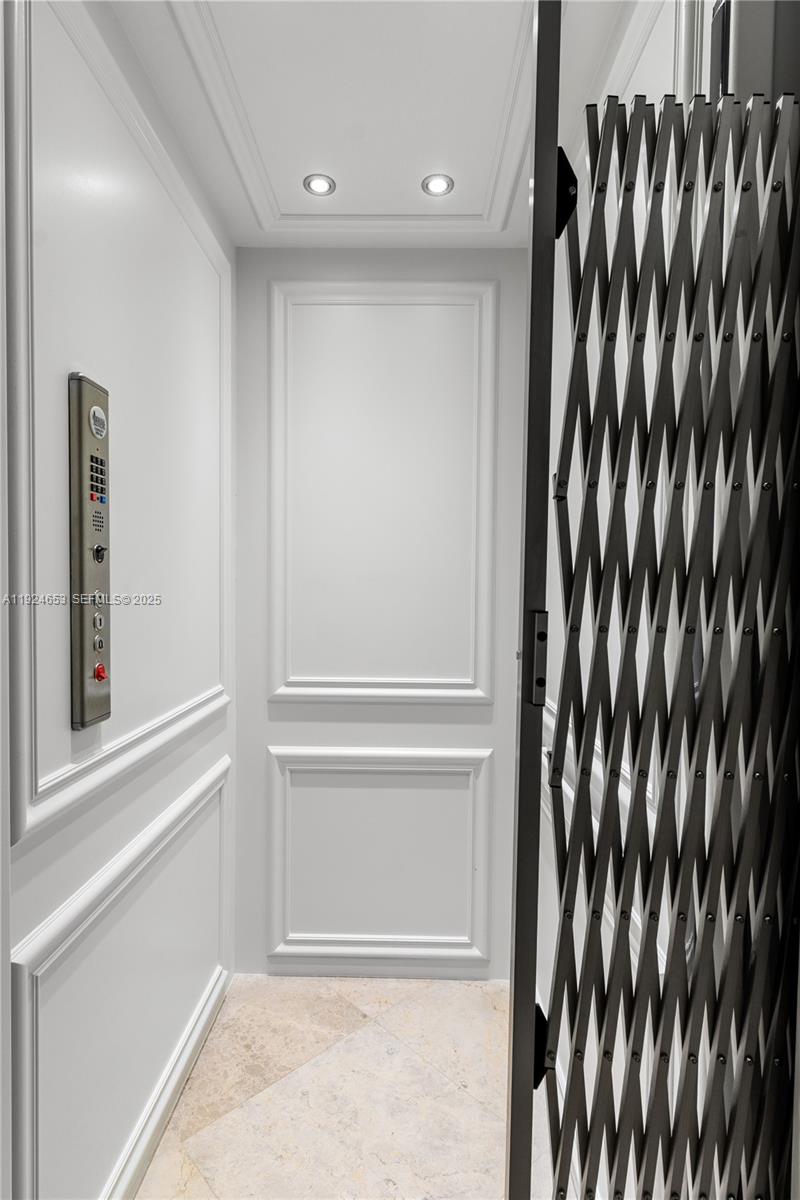 6080 SW 104th St Pinecrest, FL 33156