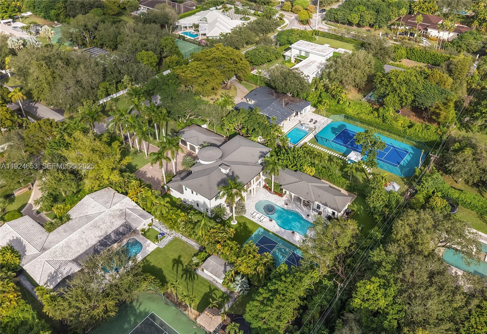 6080 SW 104th St Pinecrest, FL 33156