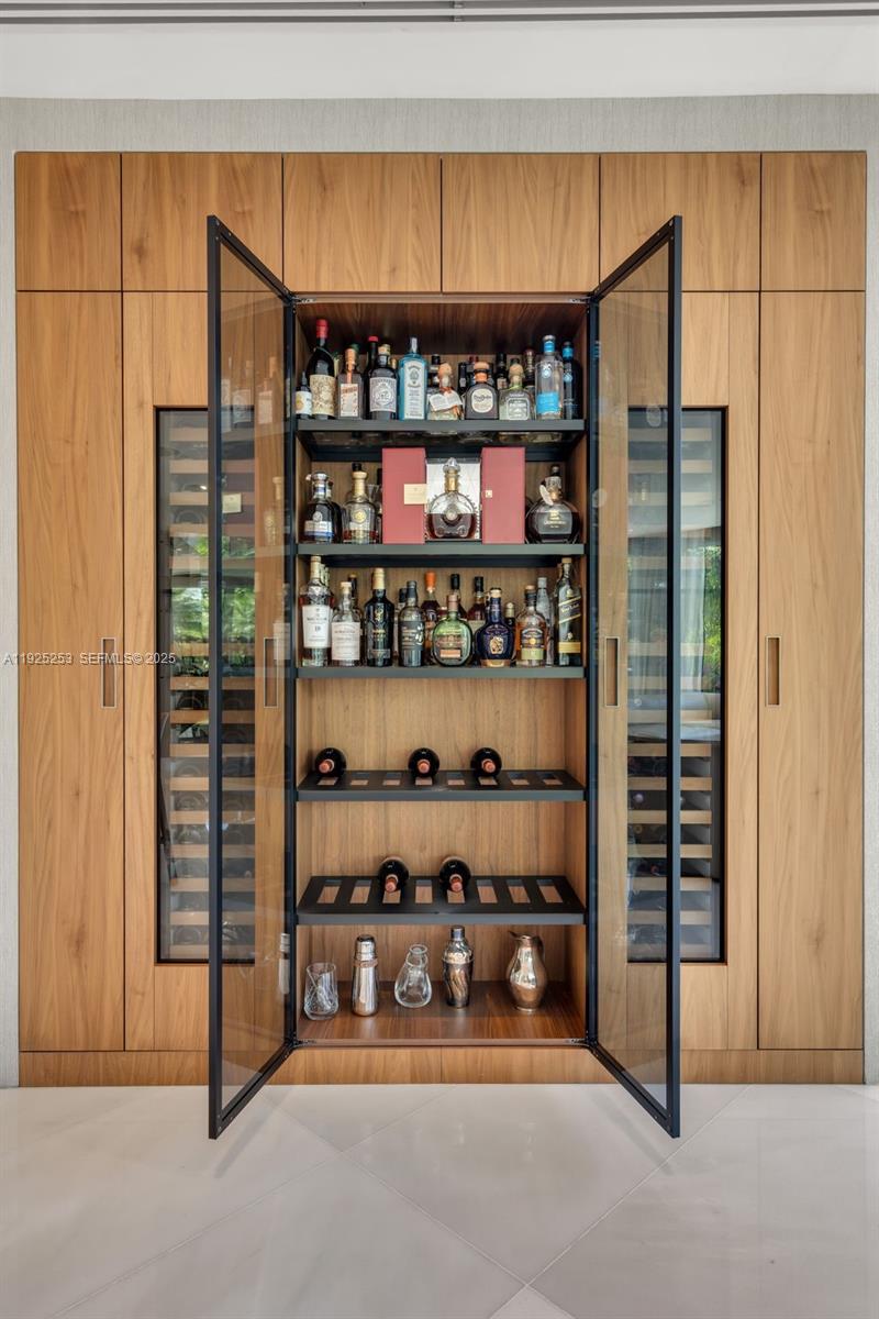 420 Island Dr Key Biscayne, FL 33149