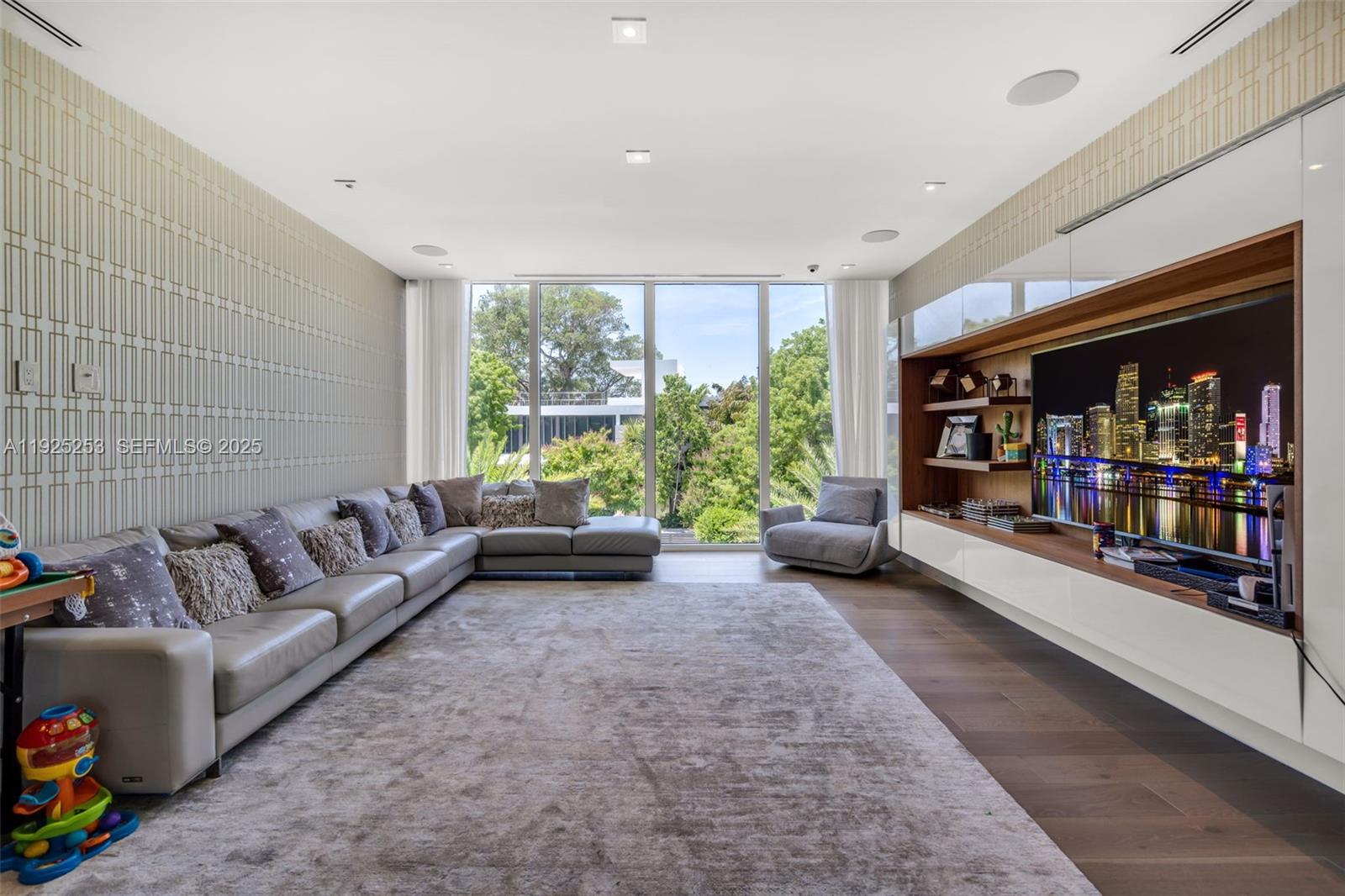 420 Island Dr Key Biscayne, FL 33149