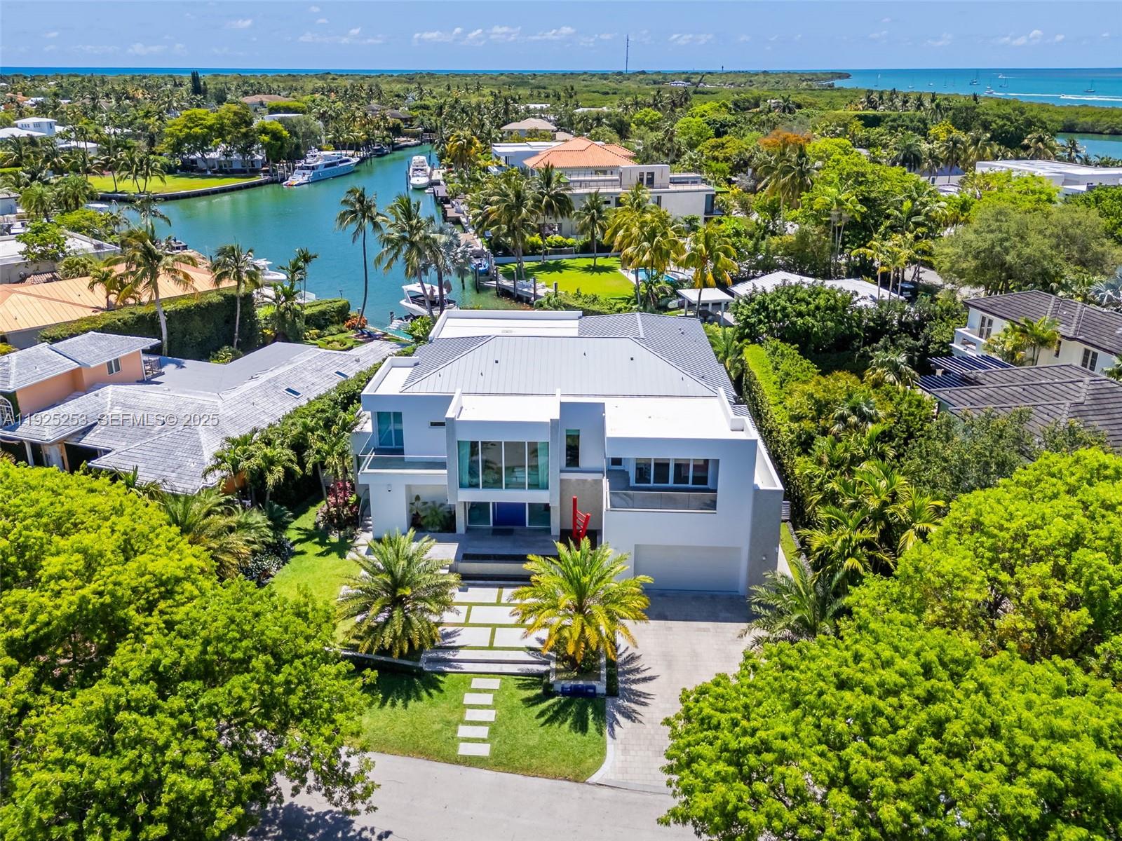 420 Island Dr Key Biscayne, FL 33149
