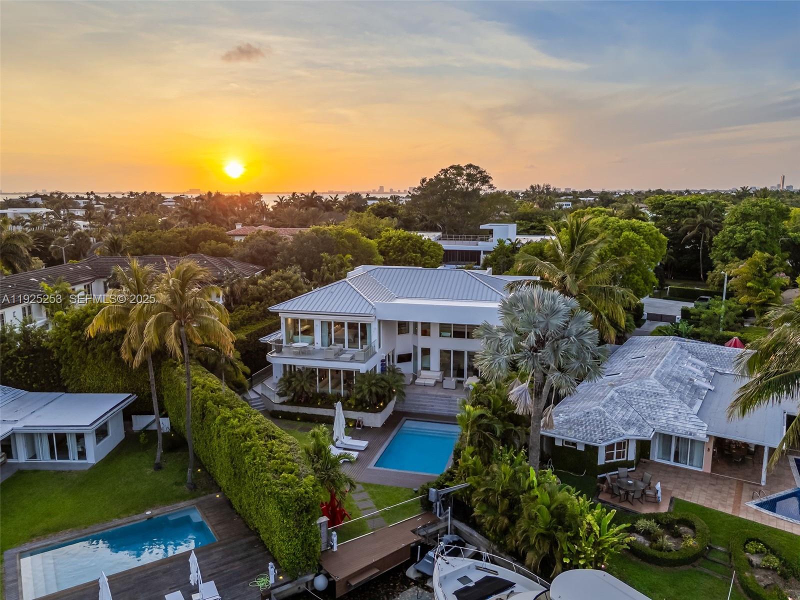 420 Island Dr Key Biscayne, FL 33149