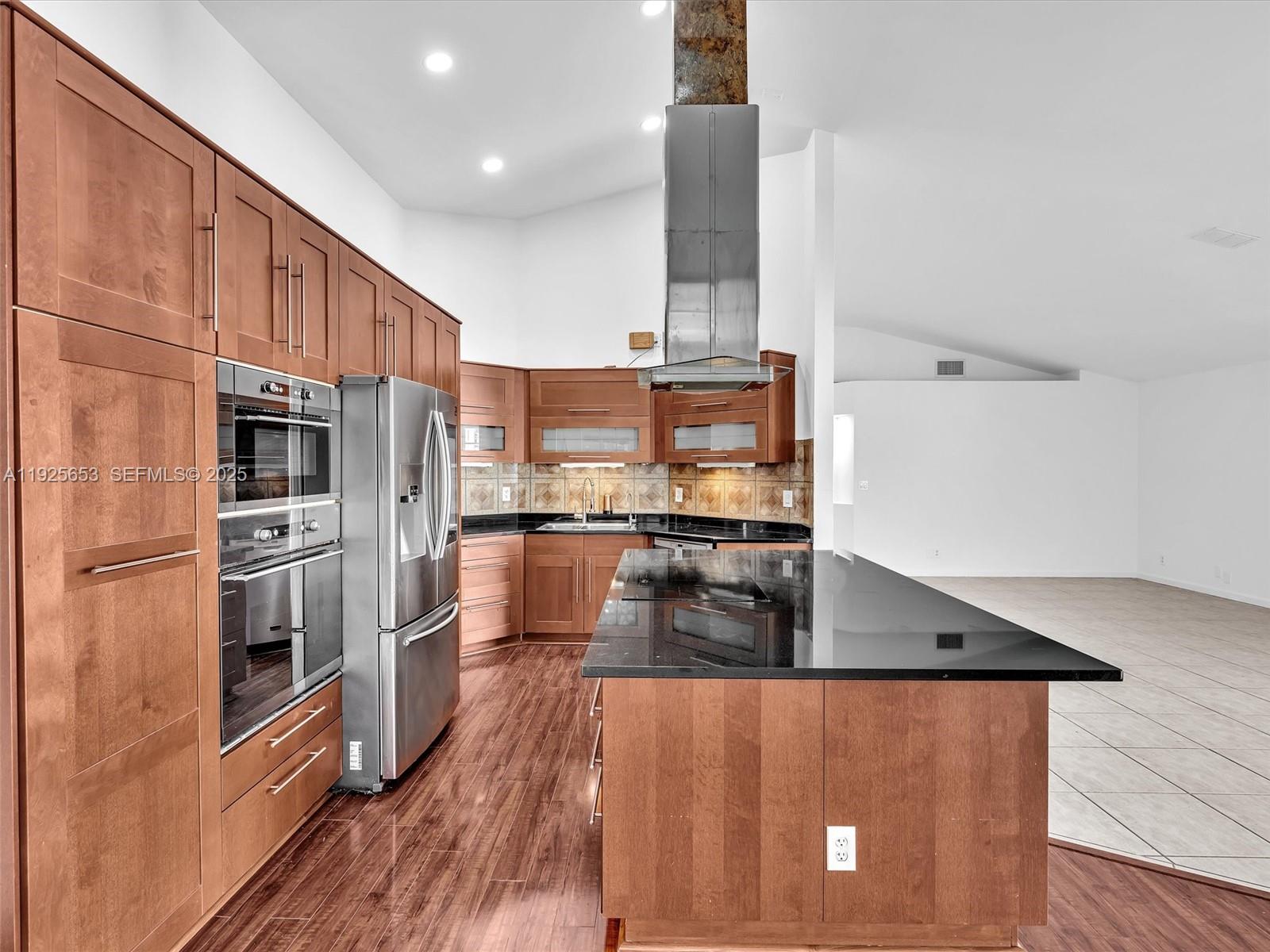 255 Somerset Way Weston, FL 33326