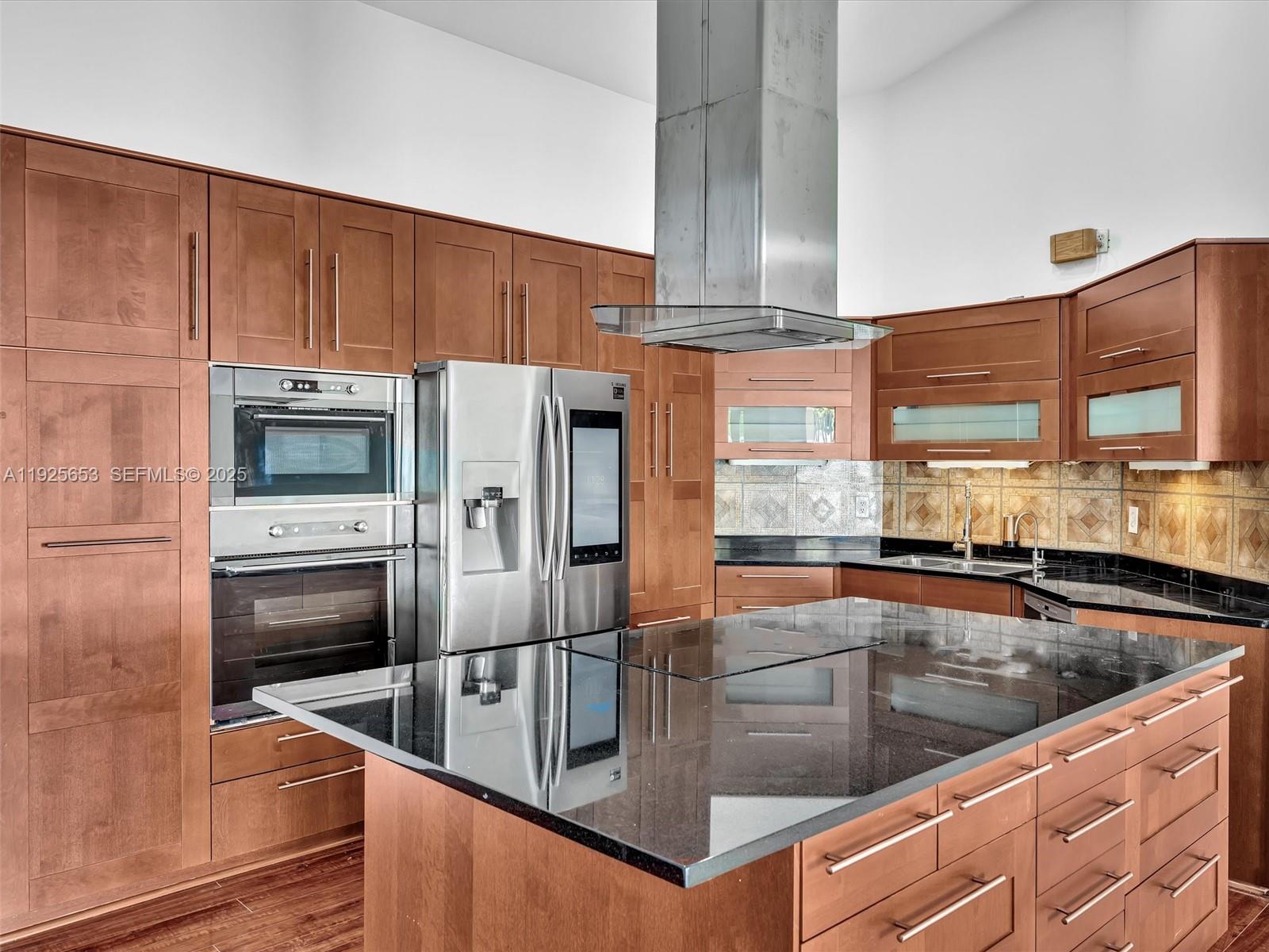 255 Somerset Way Weston, FL 33326