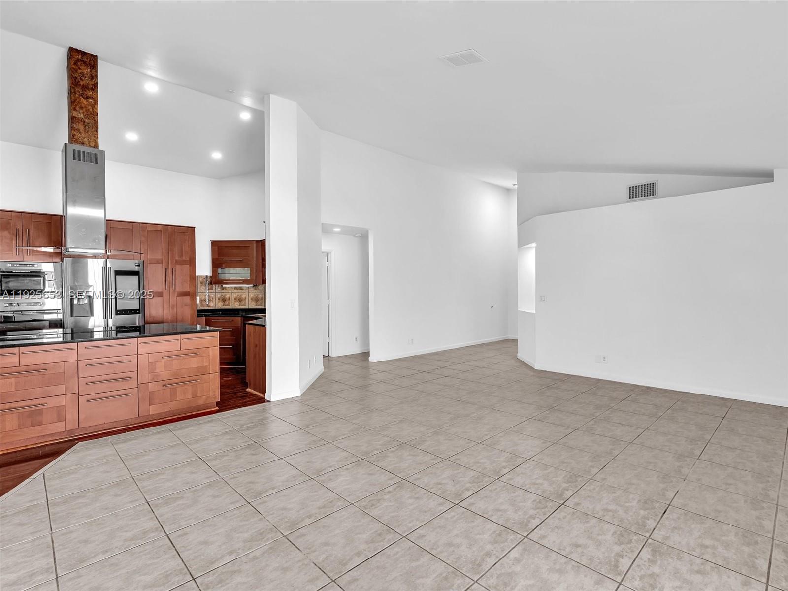 255 Somerset Way Weston, FL 33326