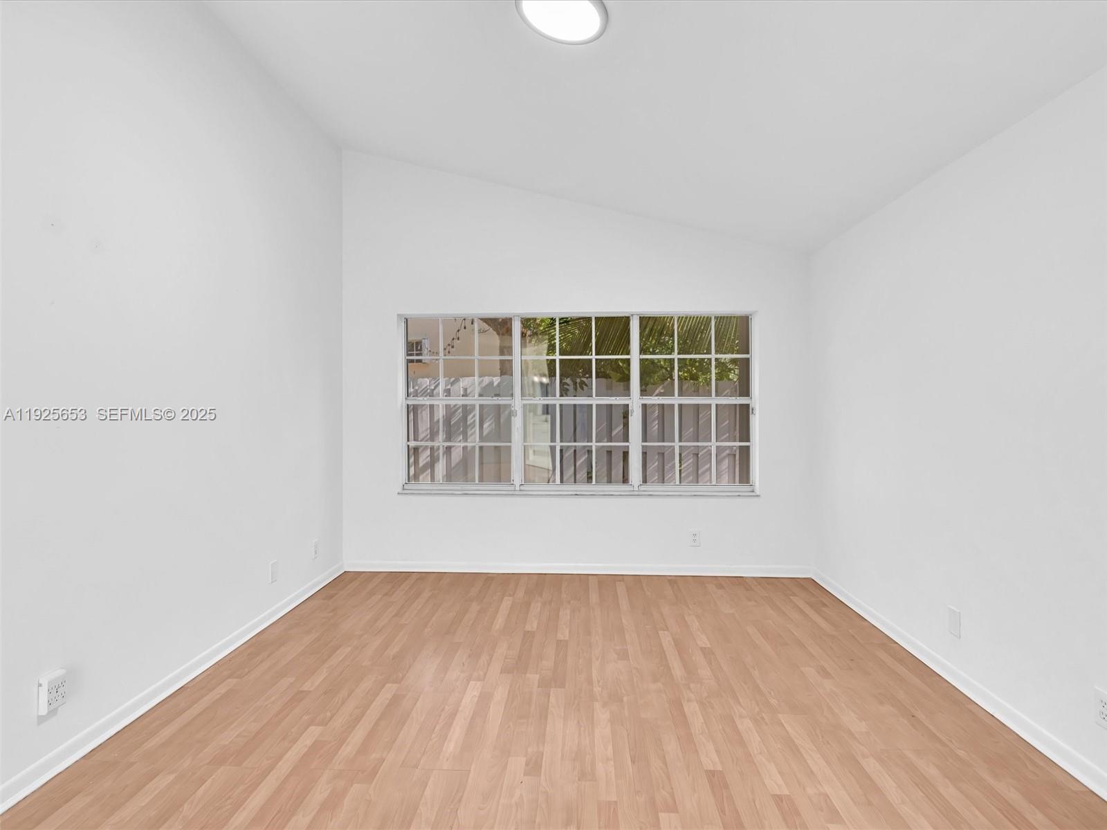 255 Somerset Way Weston, FL 33326