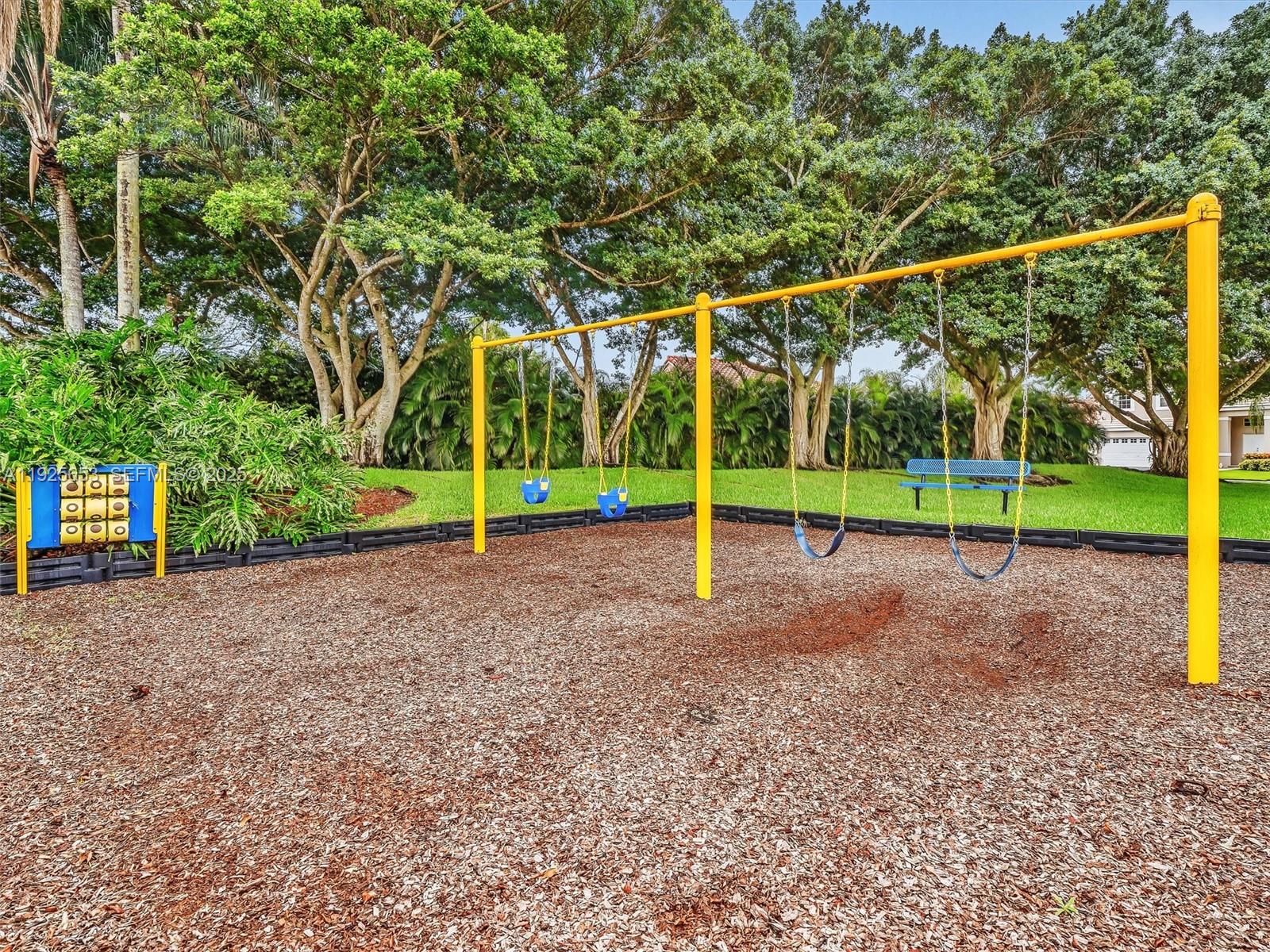 255 Somerset Way Weston, FL 33326