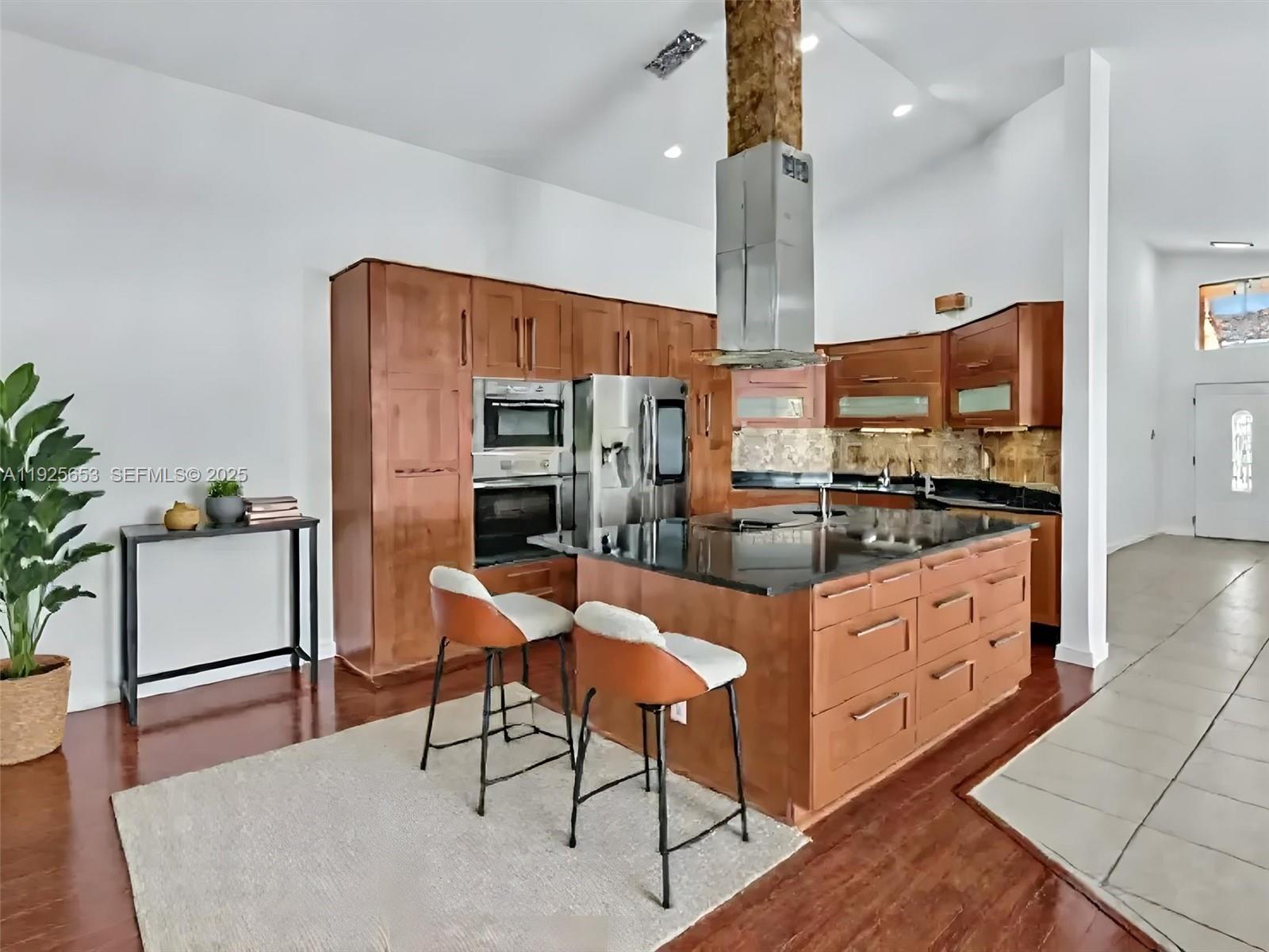 255 Somerset Way Weston, FL 33326