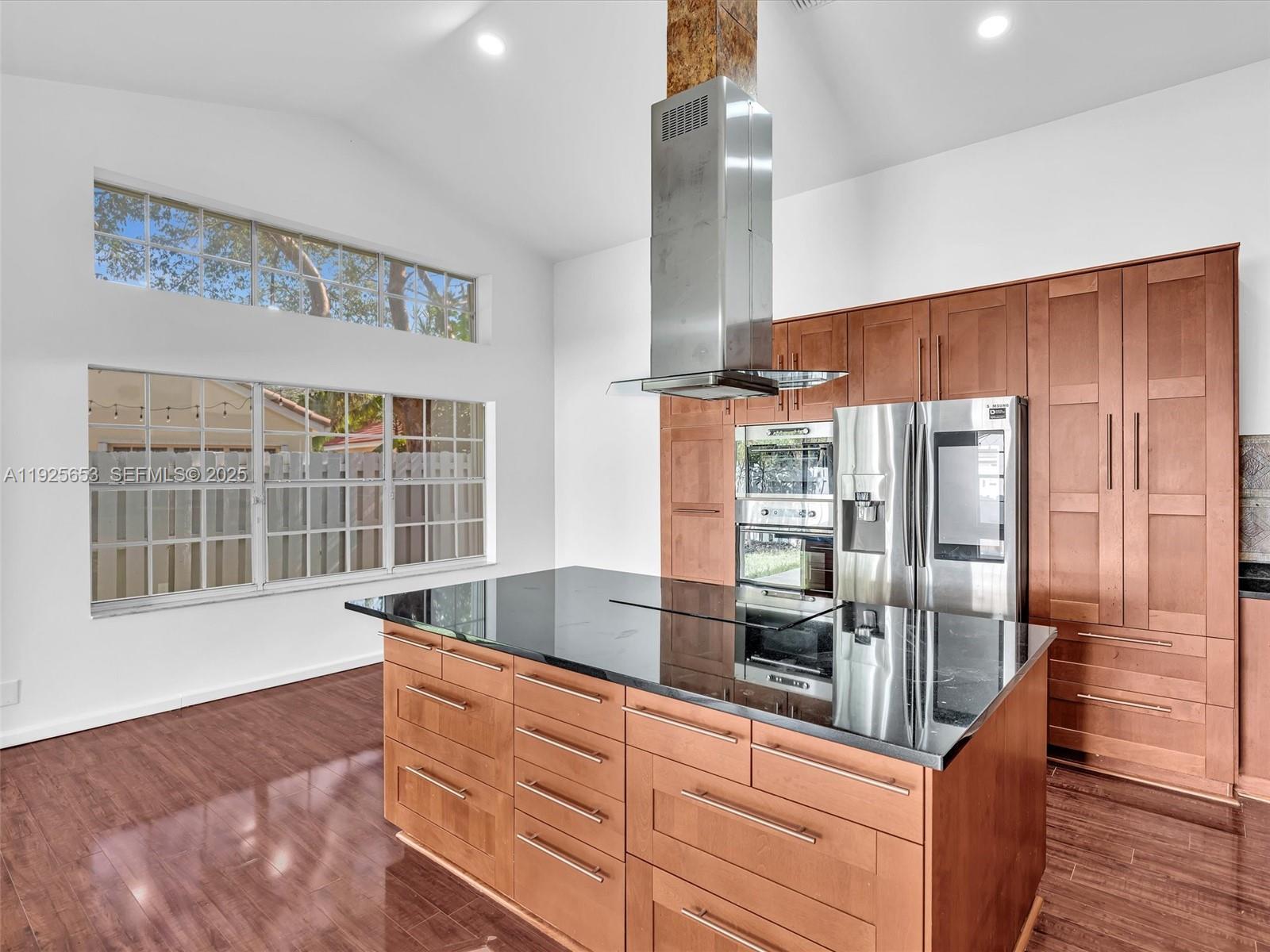 255 Somerset Way Weston, FL 33326