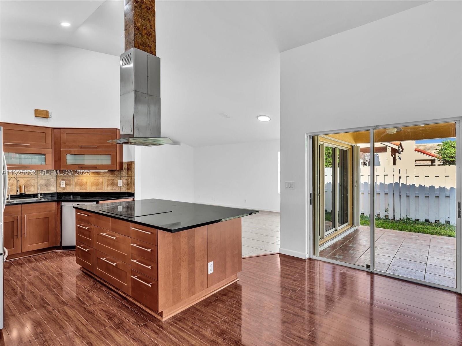 255 Somerset Way Weston, FL 33326