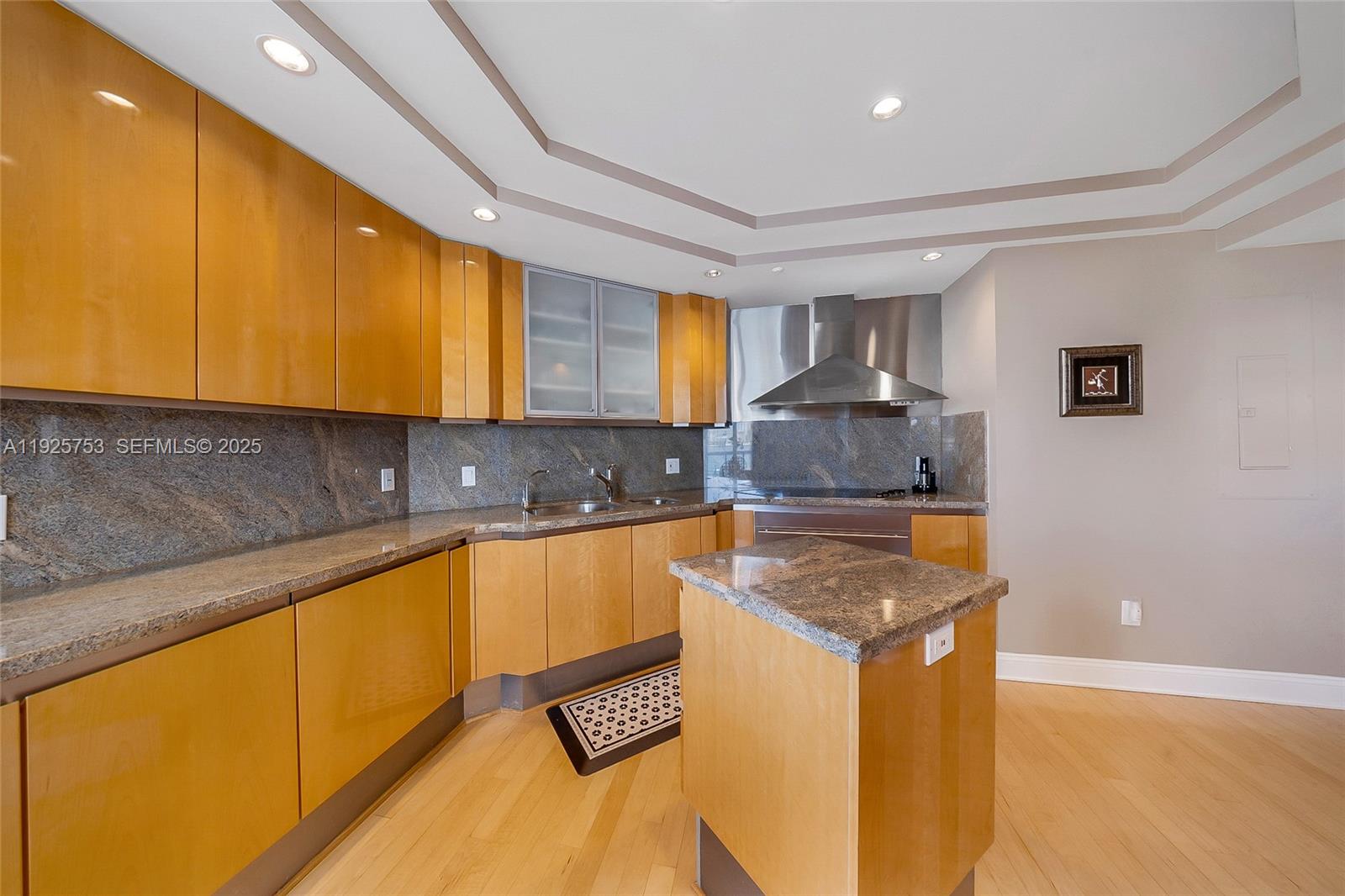 2600 Island Blvd #301 Aventura, FL 33160