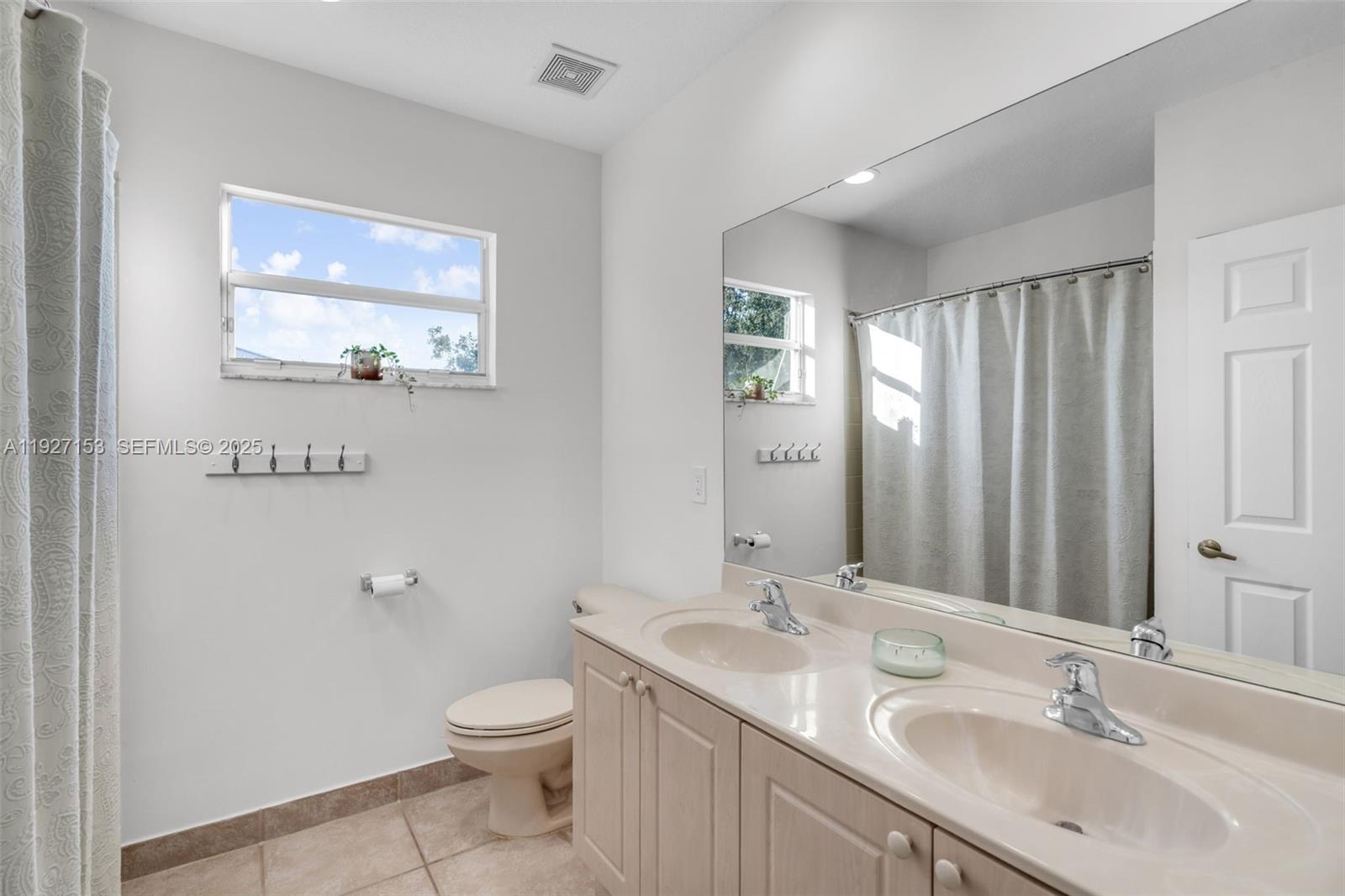 4272 N Magnolia Cir Delray Beach, FL 33445