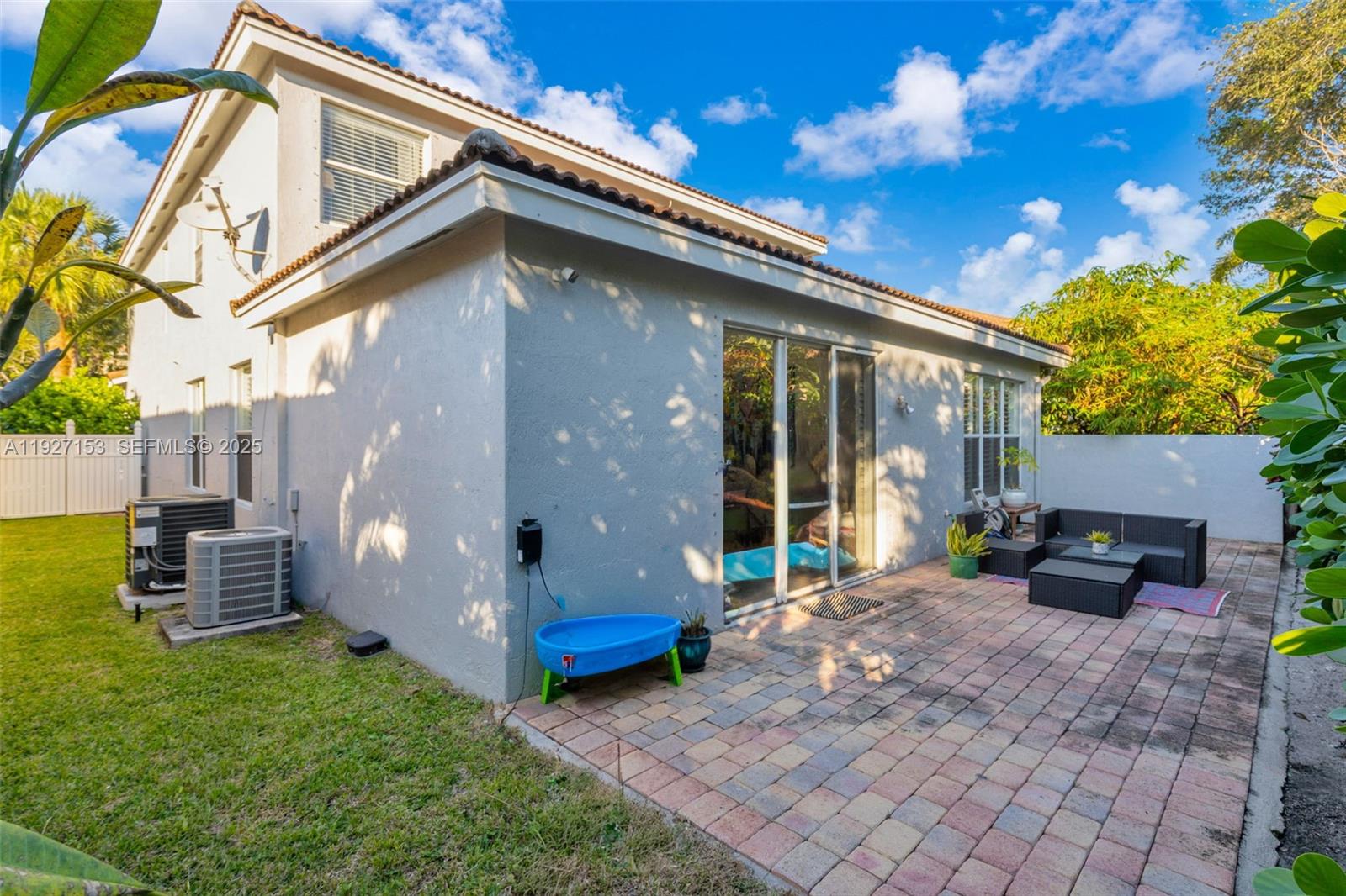 4272 N Magnolia Cir Delray Beach, FL 33445