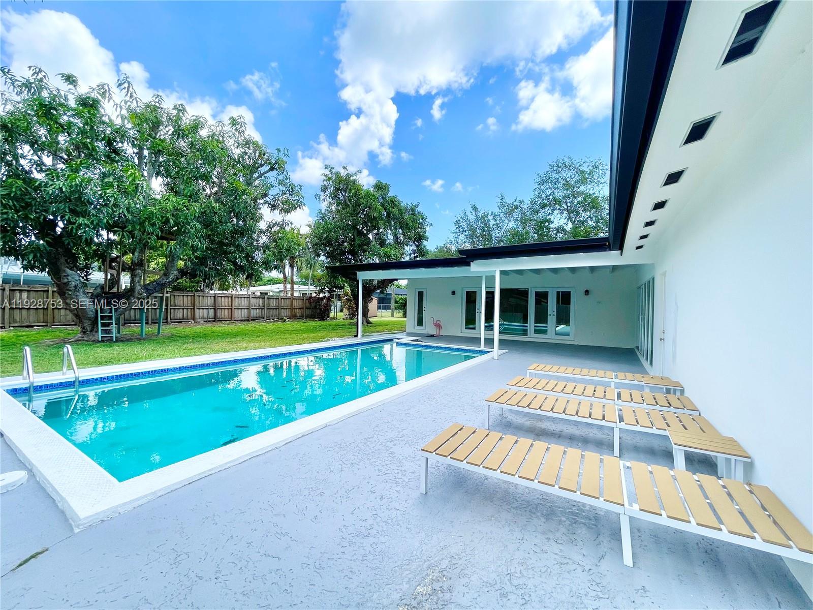 8265 SW 149th Dr Palmetto Bay, FL 33158