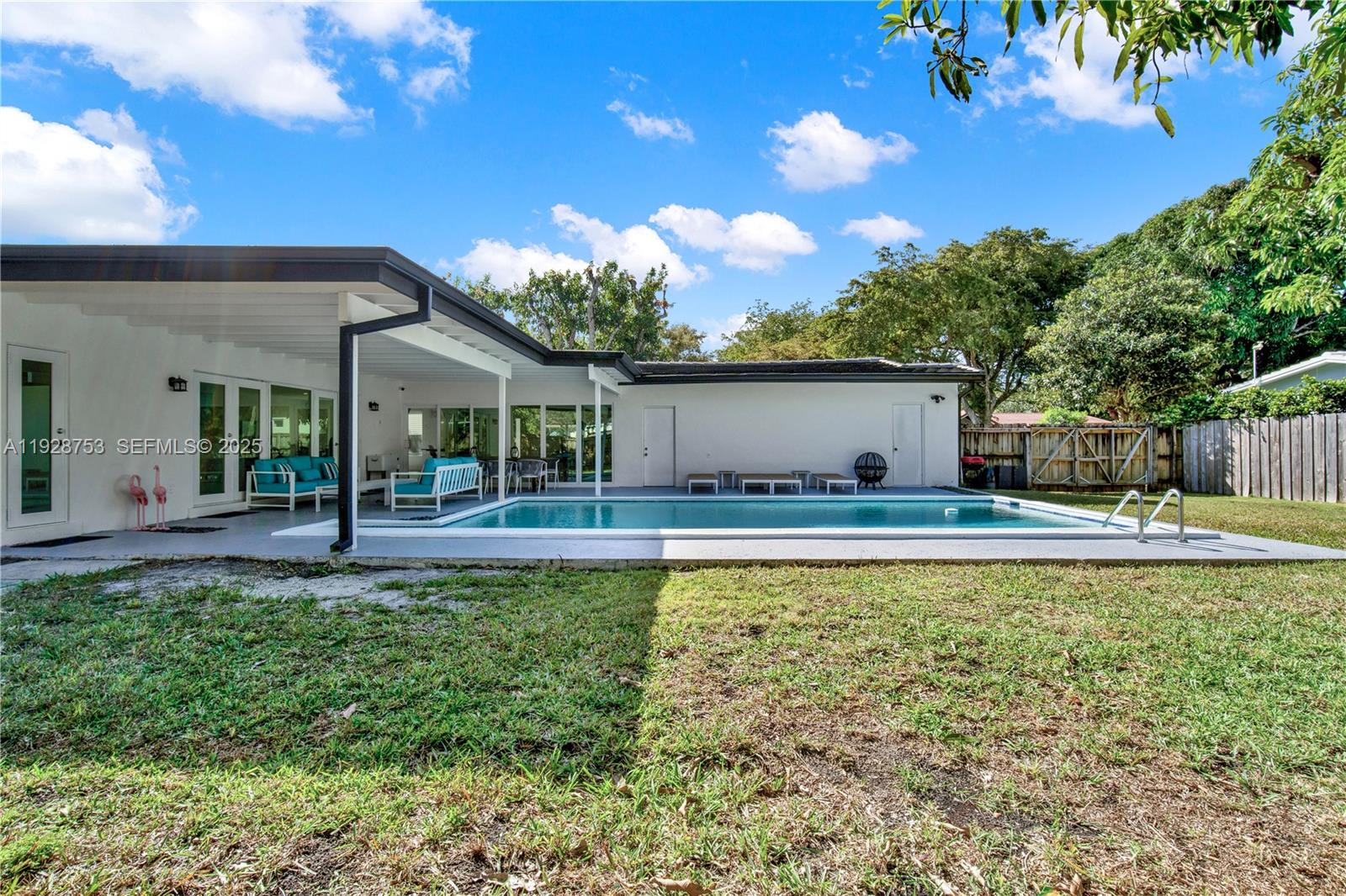 8265 SW 149th Dr Palmetto Bay, FL 33158