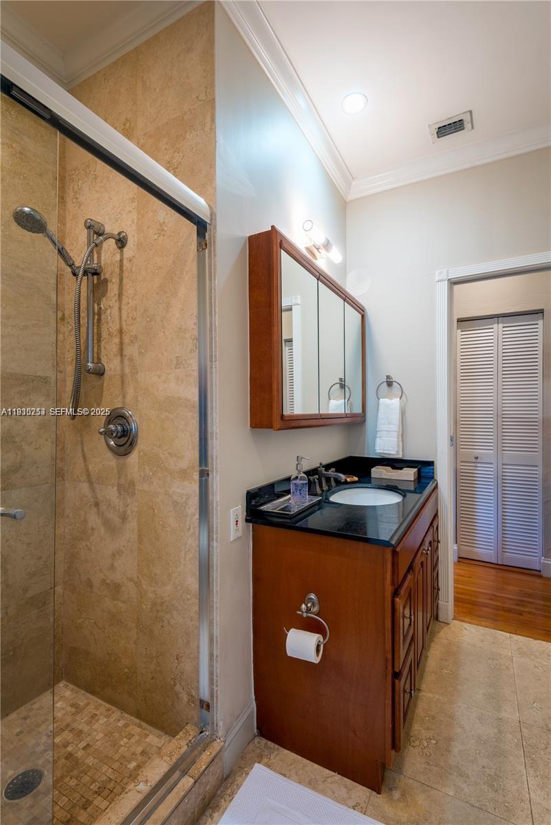 2308 SW 23rd Ter Miami, FL 33145