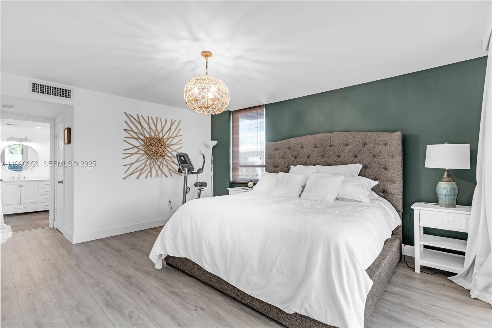 5845 Collins Ave #201 Miami Beach, FL 33140